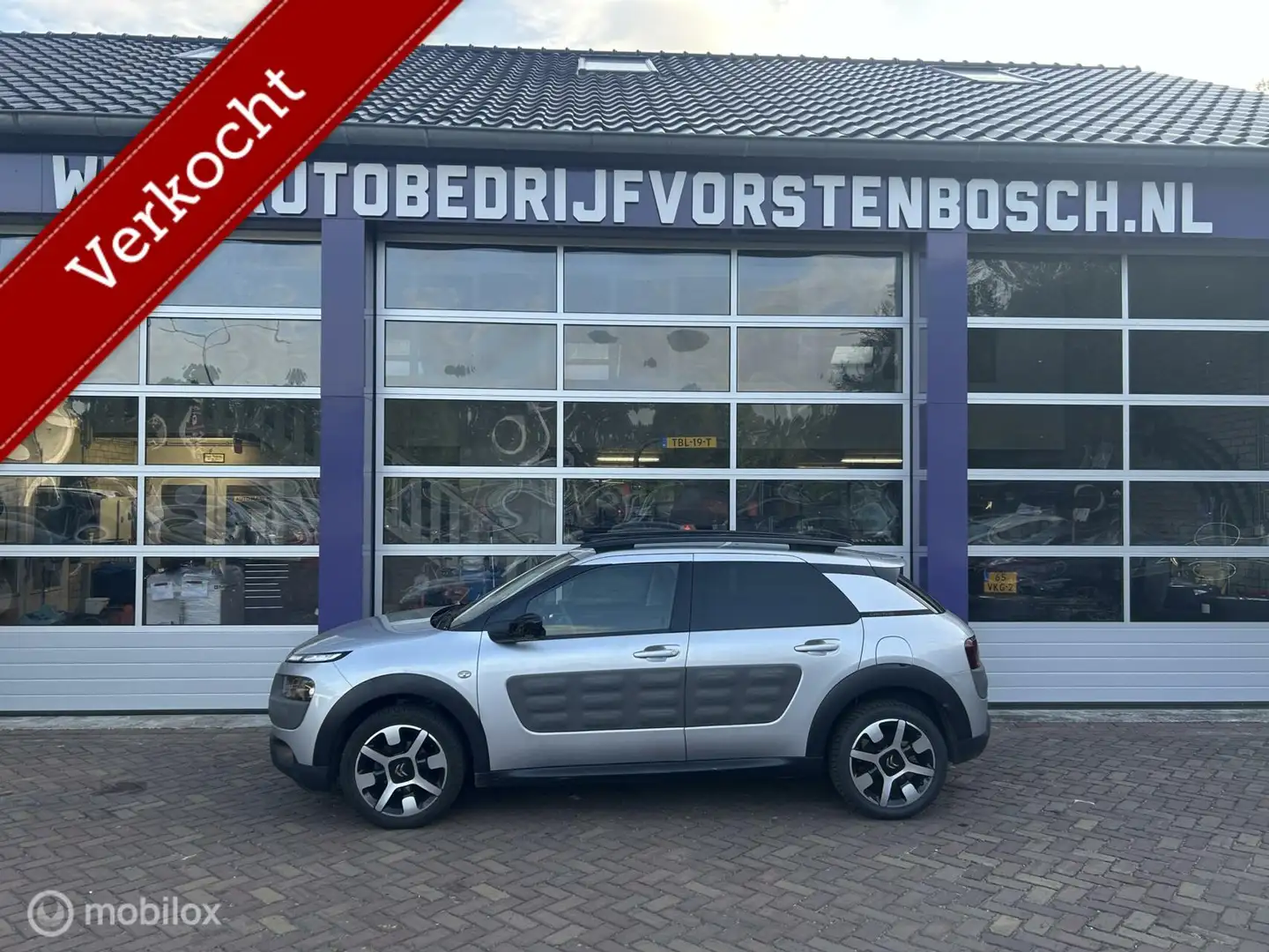 Citroen C4 Cactus 1.2 PureTech Business * CAR PLAY * AIRCO Grijs - 2
