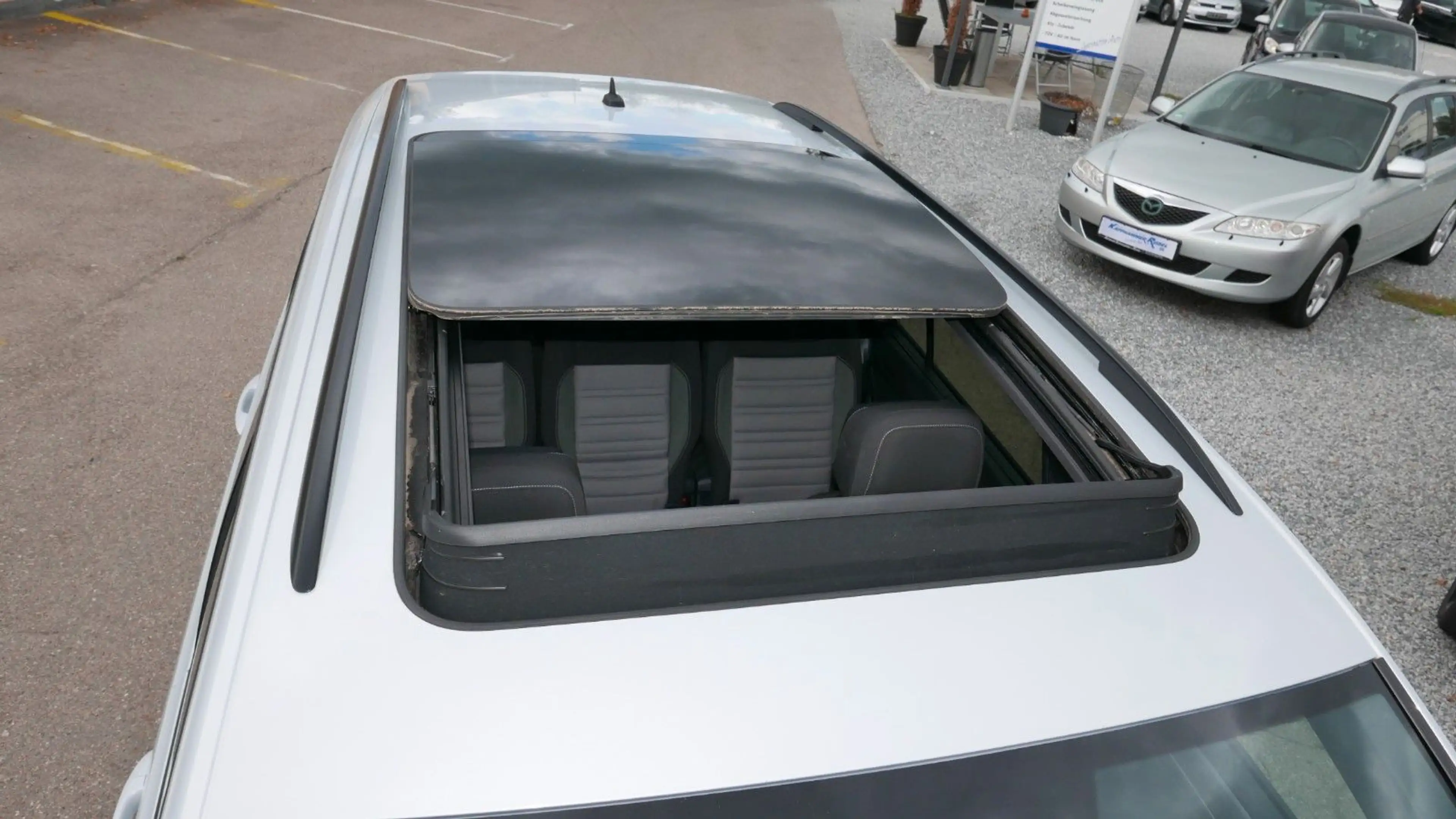 Volkswagen Touran Highline R-LINE 190PS/NAVI/AHK/ACC — photo 26
