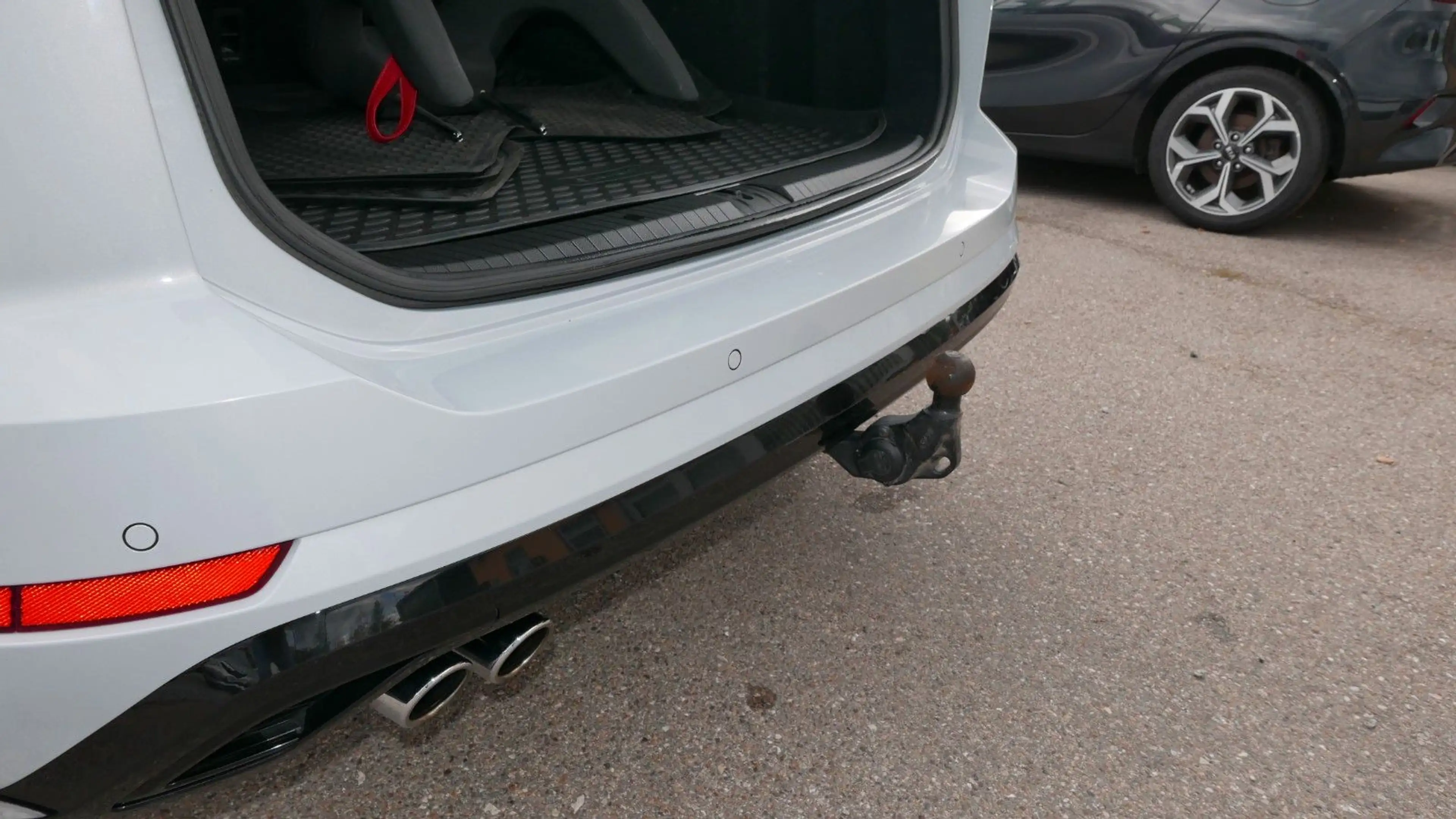 Volkswagen Touran Highline R-LINE 190PS/NAVI/AHK/ACC — photo 18