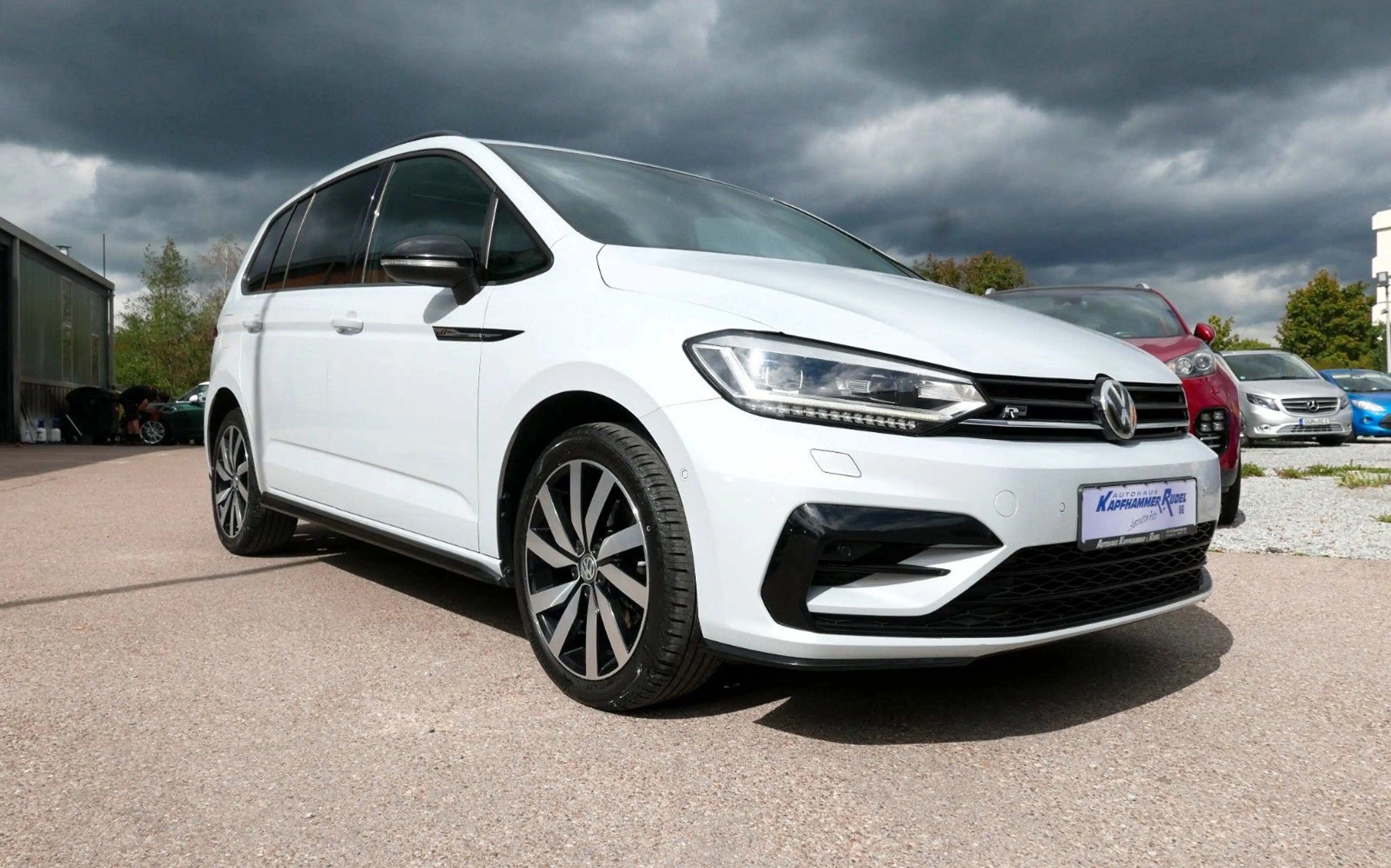 Volkswagen Touran Highline R-LINE 190PS/NAVI/AHK/ACC — photo 2