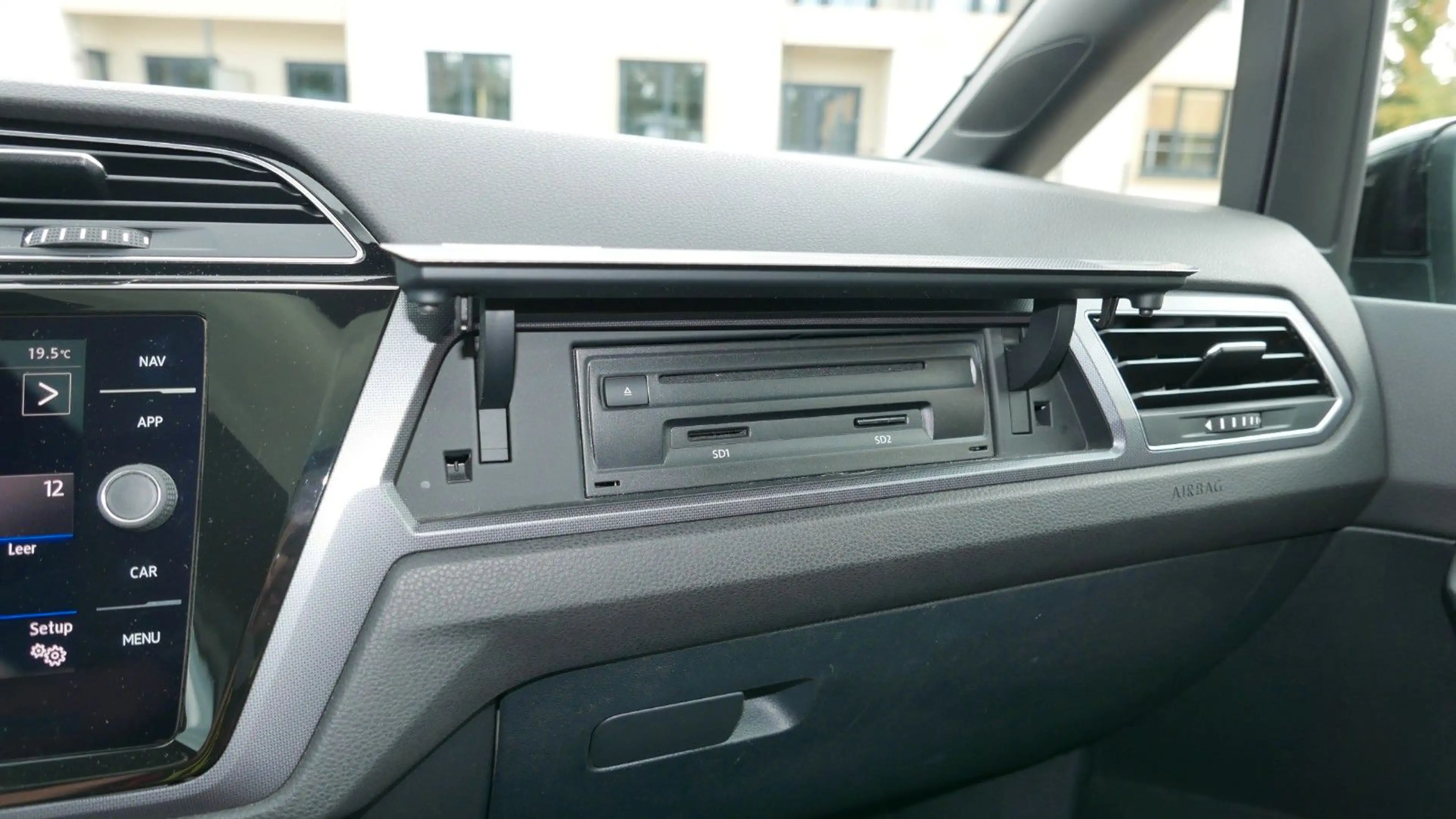 Volkswagen Touran Highline R-LINE 190PS/NAVI/AHK/ACC — photo 28
