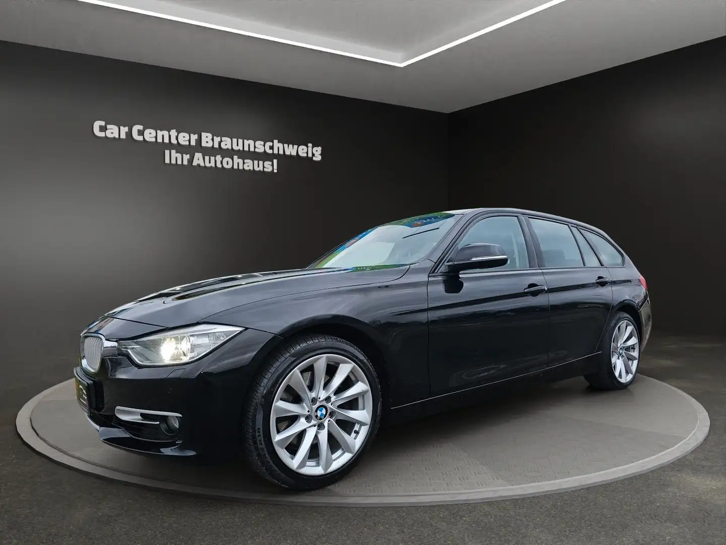 BMW 330 d Touring Modern Line Automatik Schwarz - 1