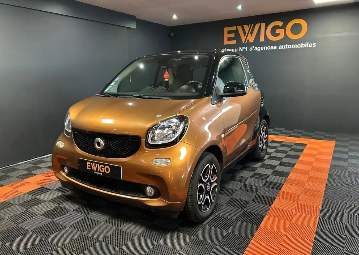 smart forTwo 1.0 T 70 PRIME TWINAMIC BVA %2B SIÈGES AV CHAUFFANTS - 1
