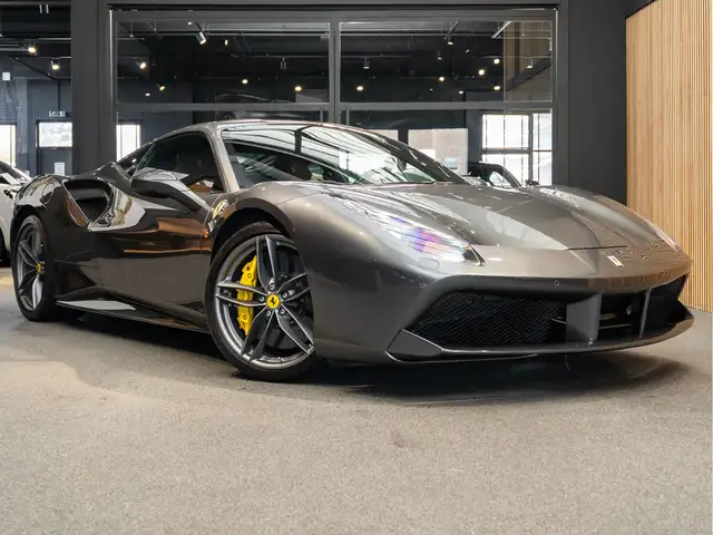 Ferrari 488 3.9 GTB HELE Full Carbon + Seats 3.9 GTB HELE Lift