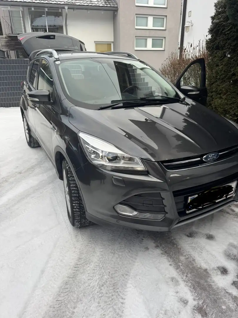 Ford Kuga Titanium Grau - 1