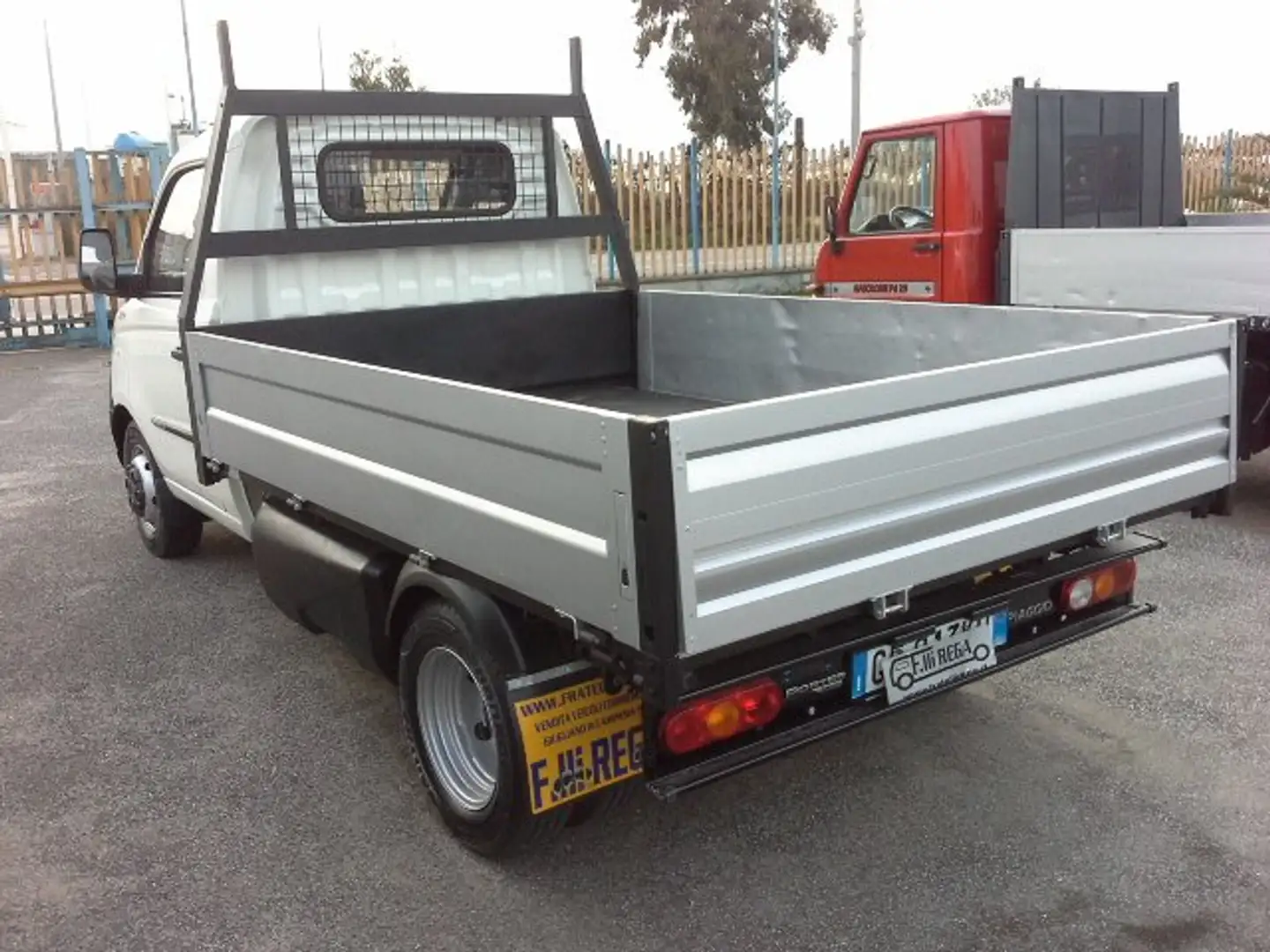 Nissan Cabstar 1.5 GPL NP6 MAXXI CASSONE RIBALTABILE GEMELLATO Bianco - 1