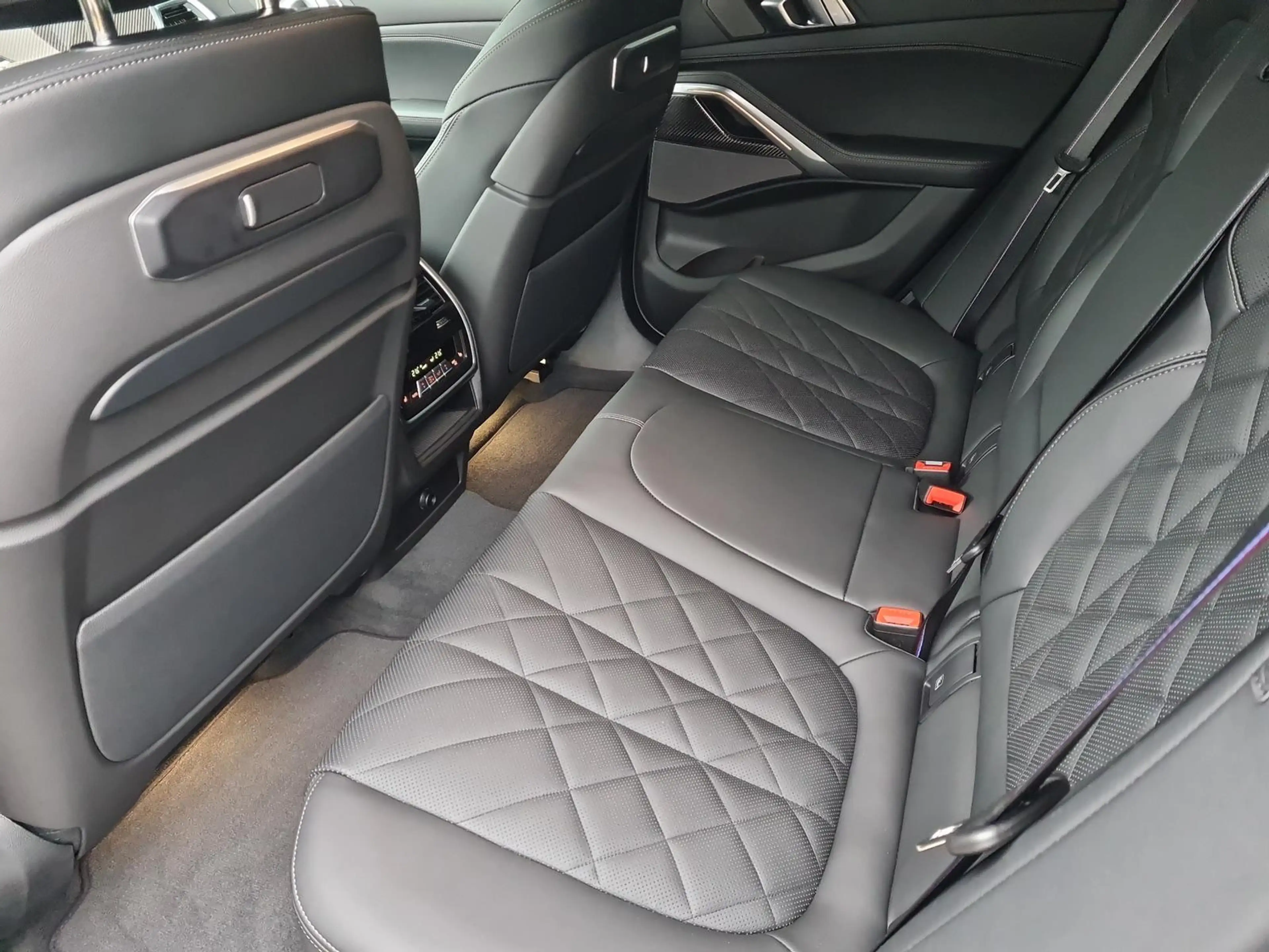 BMW X6 M i DrivAssPro+Innovation+Wärme+Pano+Komfort — photo 10