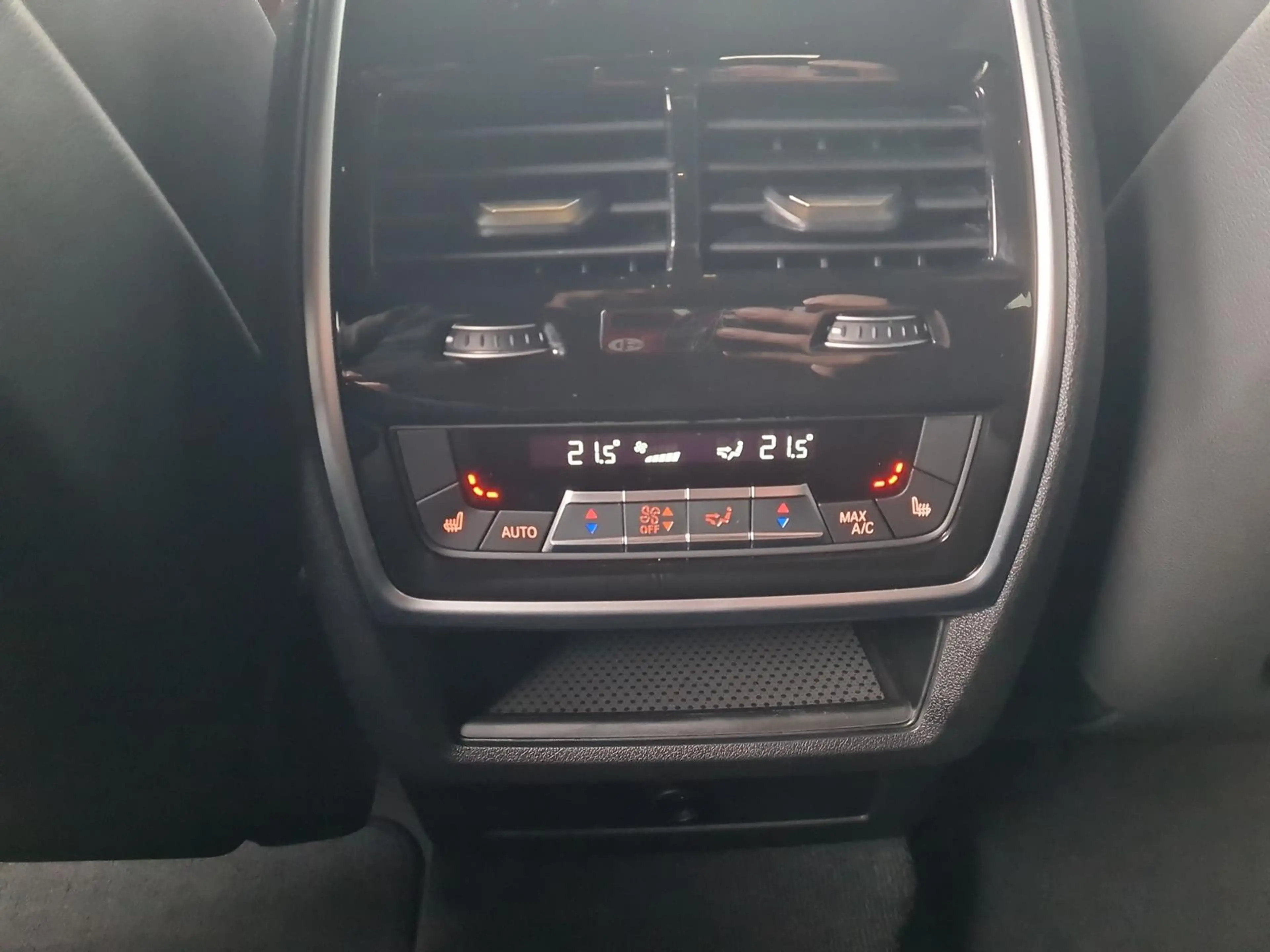 BMW X6 M i DrivAssPro+Innovation+Wärme+Pano+Komfort — photo 12