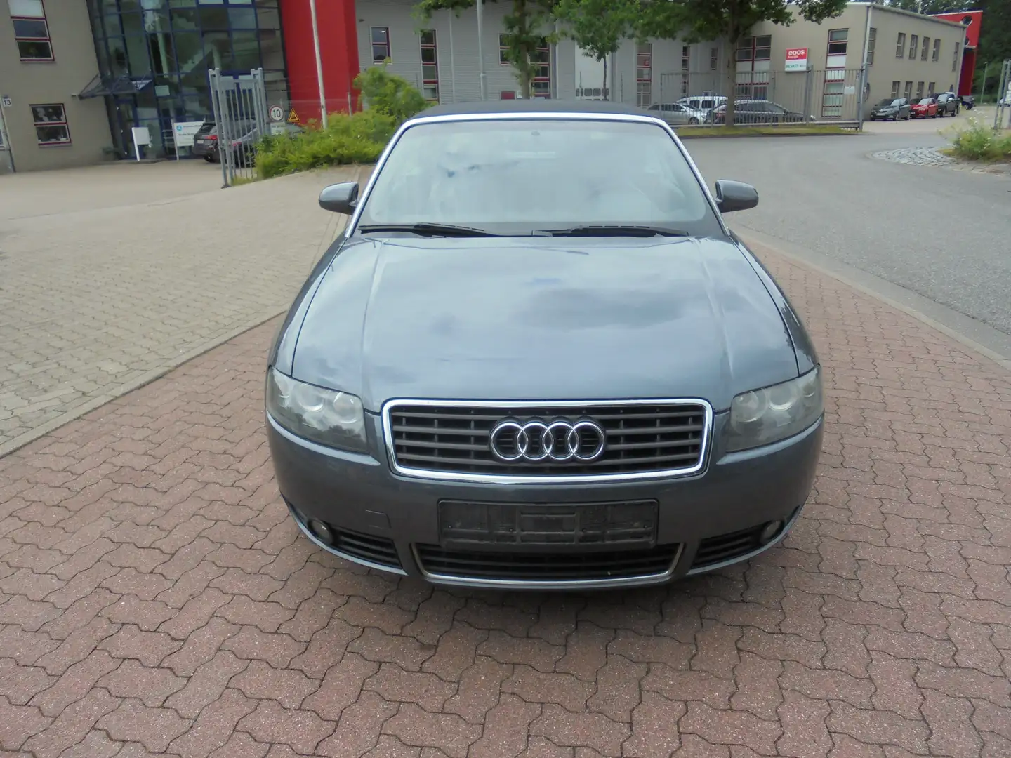 Audi A4 2.5 TDI Grau - 2