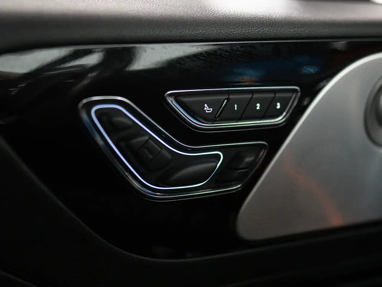 Lincoln Aviator снимка Lincoln Aviator