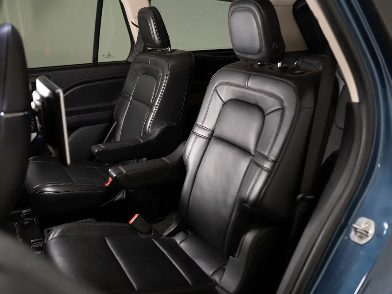 Lincoln Aviator снимка Lincoln Aviator