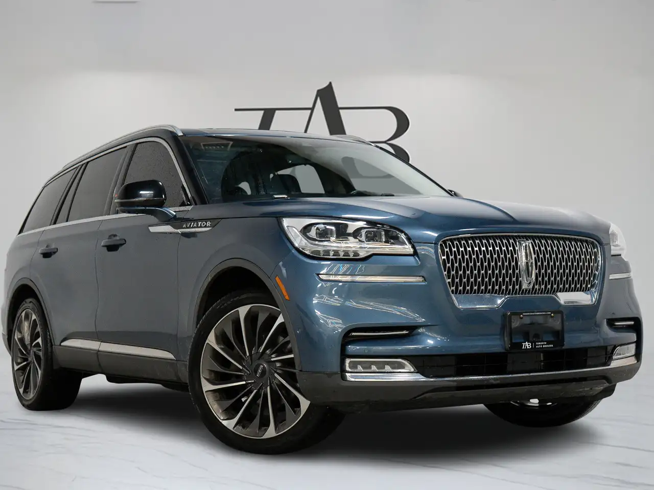 Lincoln Aviator снимка Lincoln Aviator