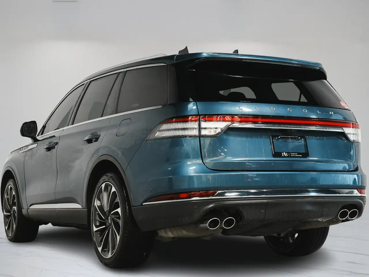 Lincoln Aviator снимка Lincoln Aviator