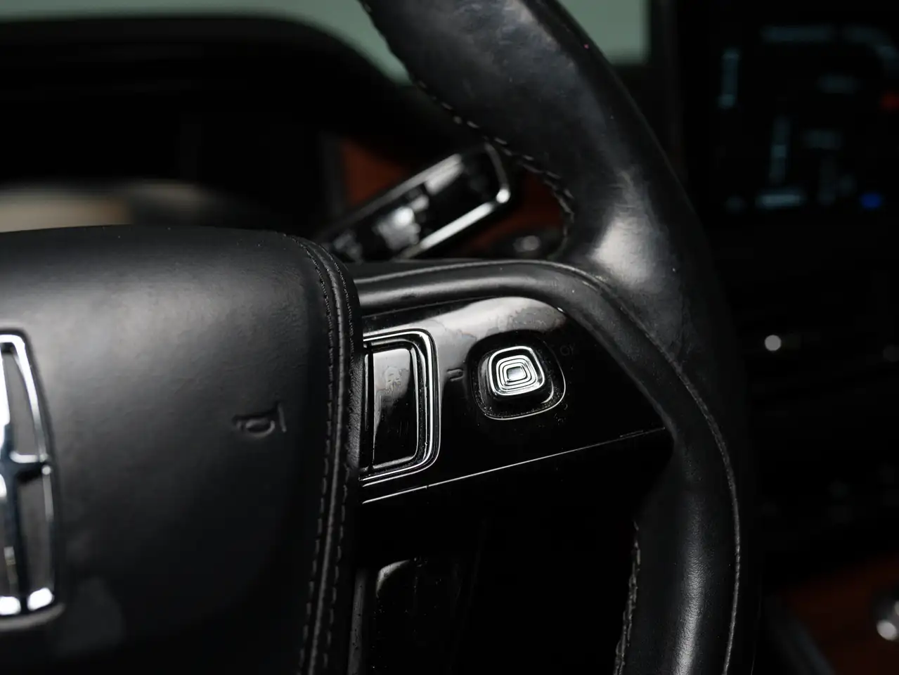 Lincoln Aviator снимка Lincoln Aviator