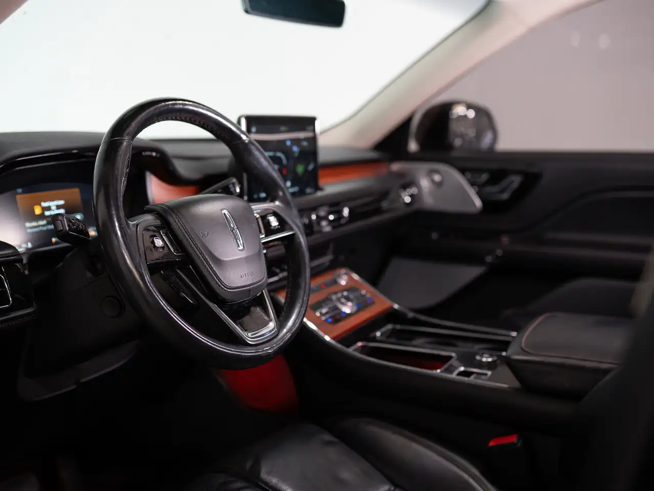 Lincoln Aviator снимка Lincoln Aviator