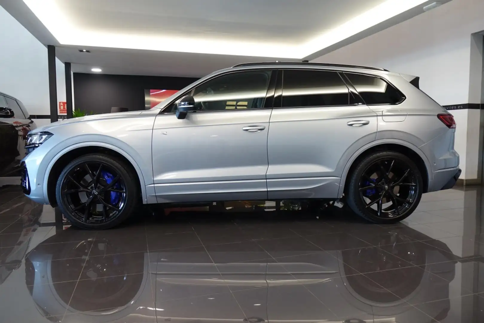 Volkswagen Touareg 3.0TSI V6 R 4Motion Tiptronic 340KW Plateado - 2