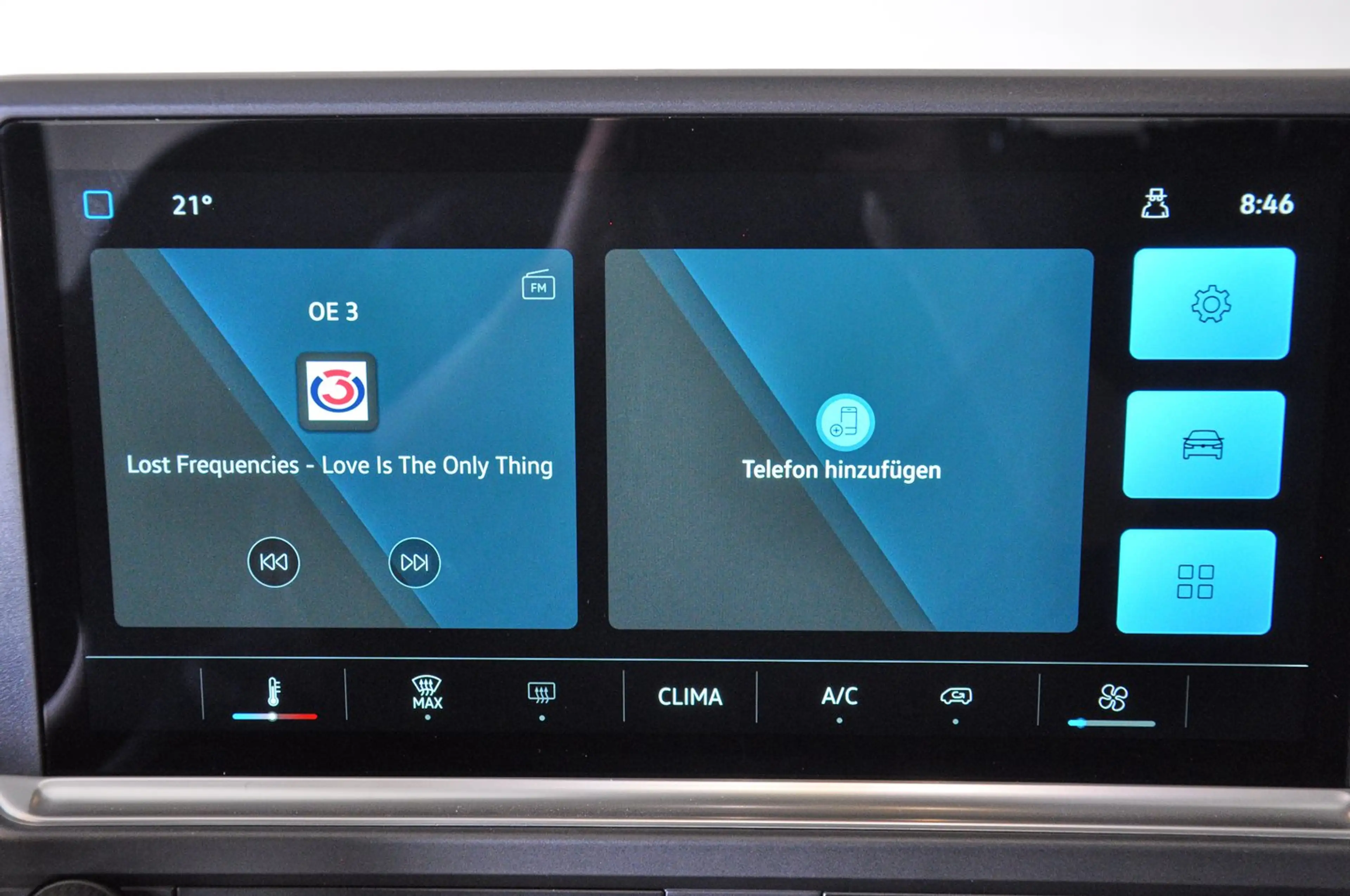Volkswagen Transporter Kombi TDI — photo 10