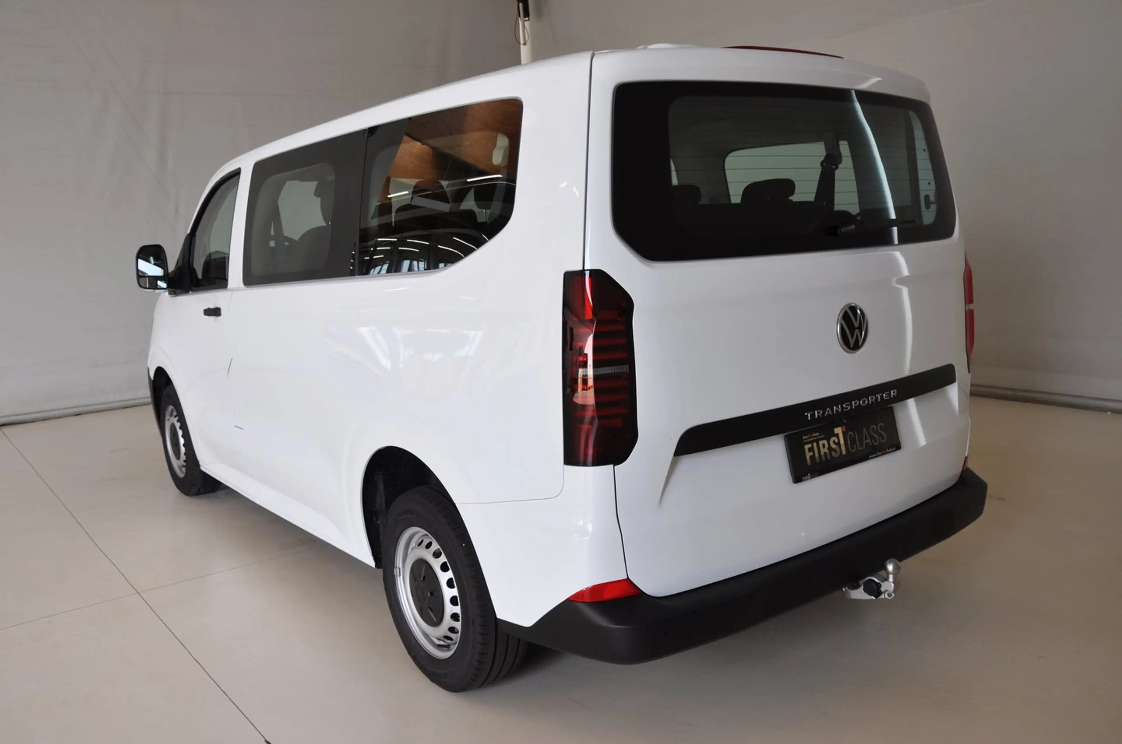 Volkswagen Transporter Kombi TDI — photo 3