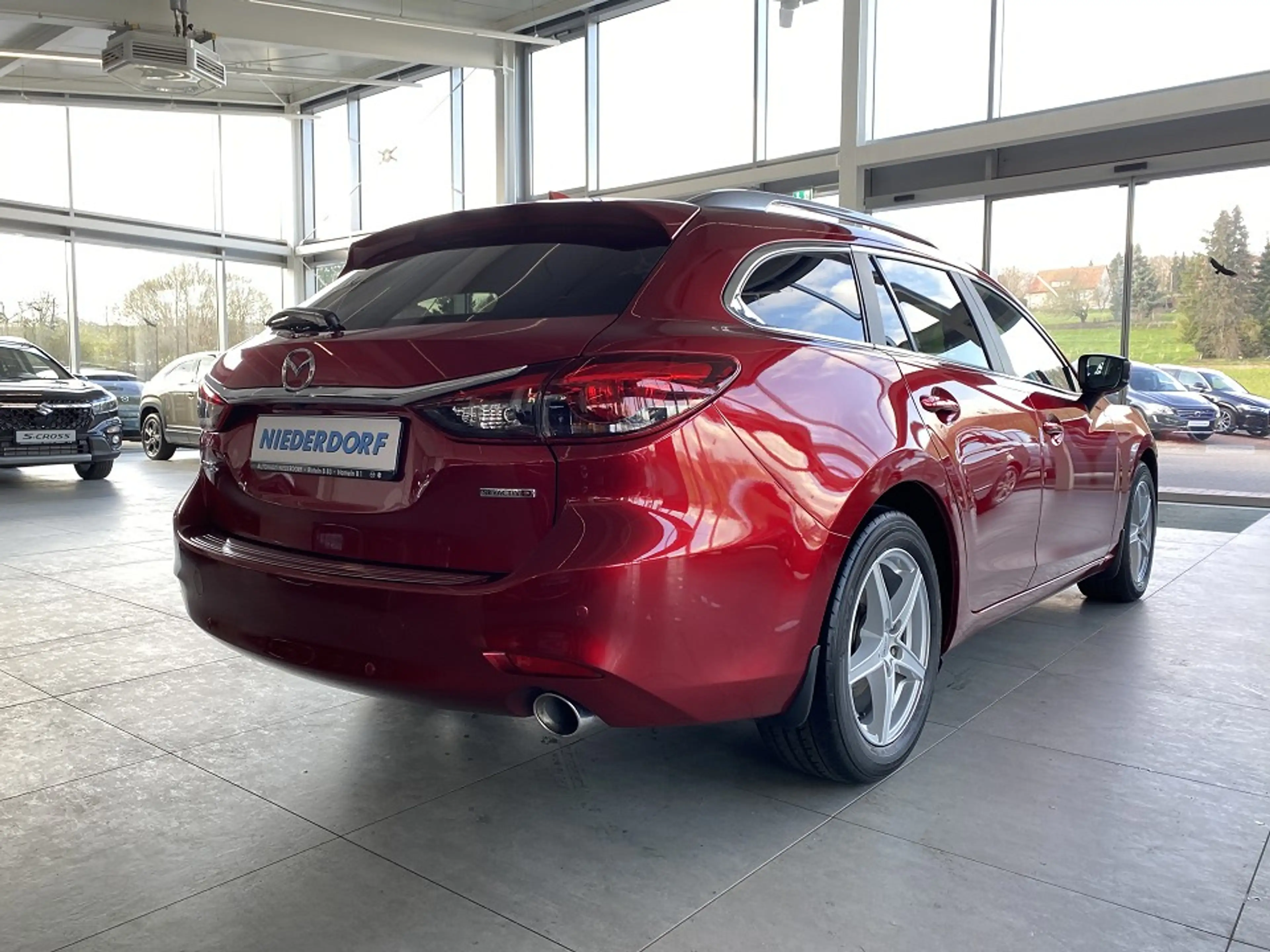 Mazda 6 Kombi 2.2 Exclusive LED NAVI KAM 360* — photo 2