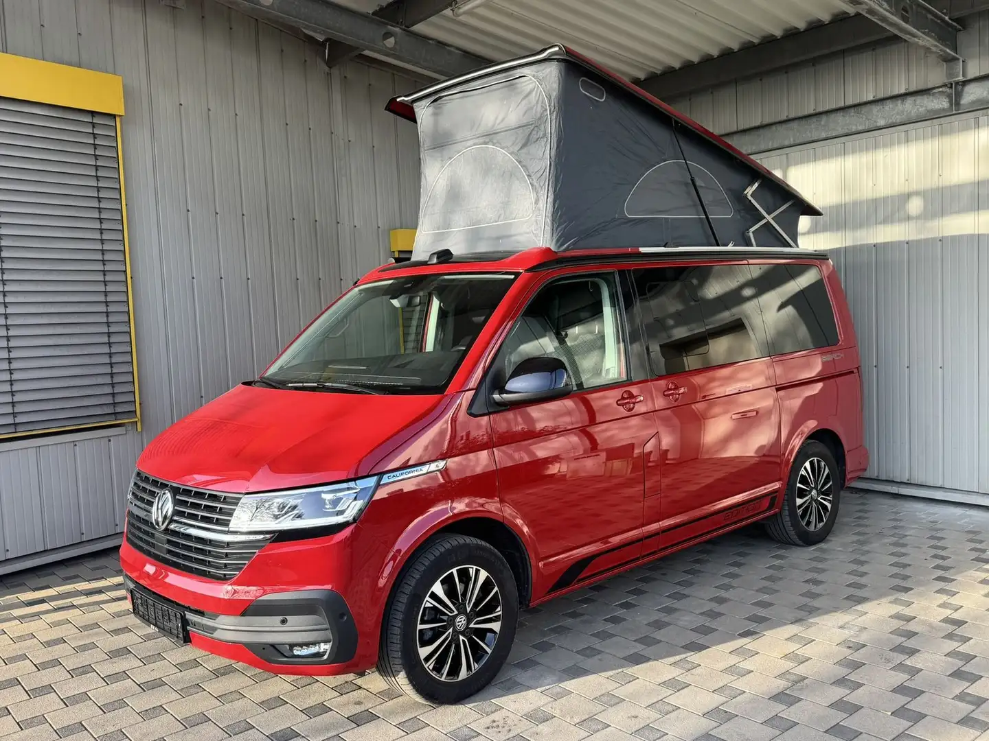 Volkswagen T6 California 6.1 TDI DSG 4Motion Beach Edition Rojo - 2