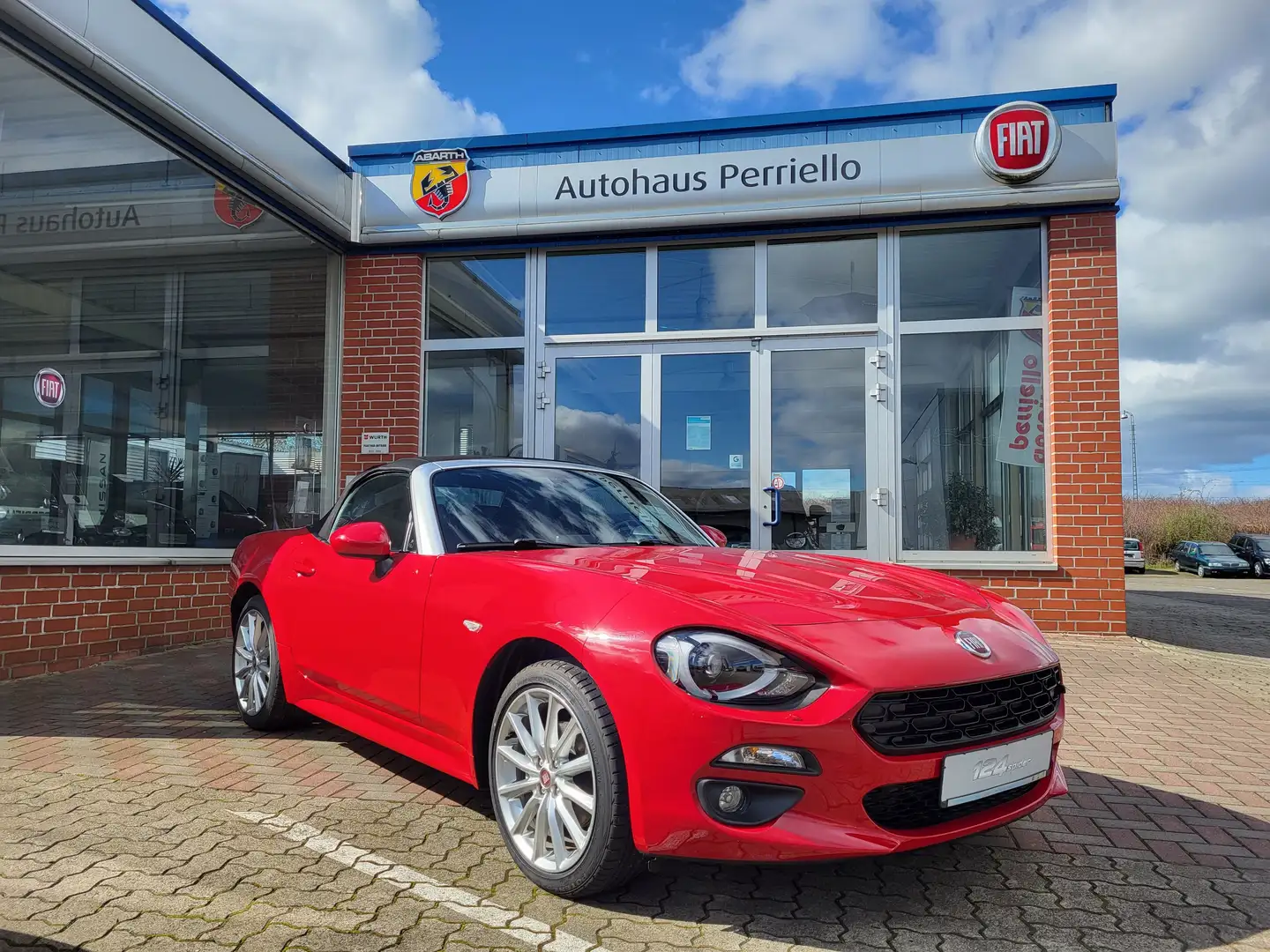 Fiat 124 Spider Lusso 140 PS - Automatik Rot - 1