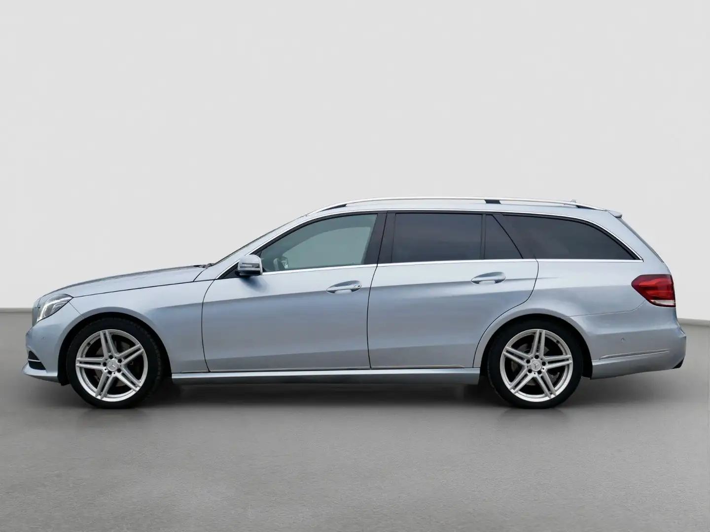 Mercedes-Benz E 300 T-ModellBlueTec Hybrid+Distronic+AHK+LED Silber - 2