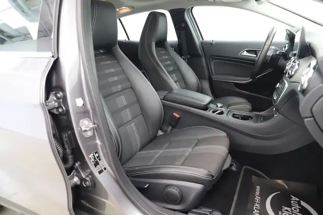 Mercedes-Benz GLA view 10