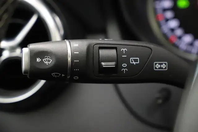 Mercedes-Benz GLA view 20