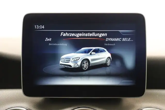Mercedes-Benz GLA view 29