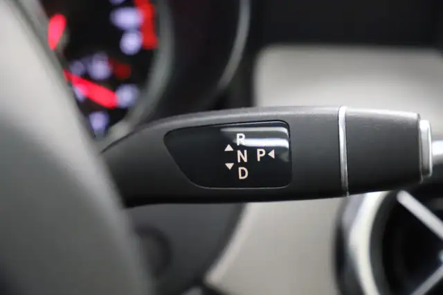 Mercedes-Benz GLA view 22