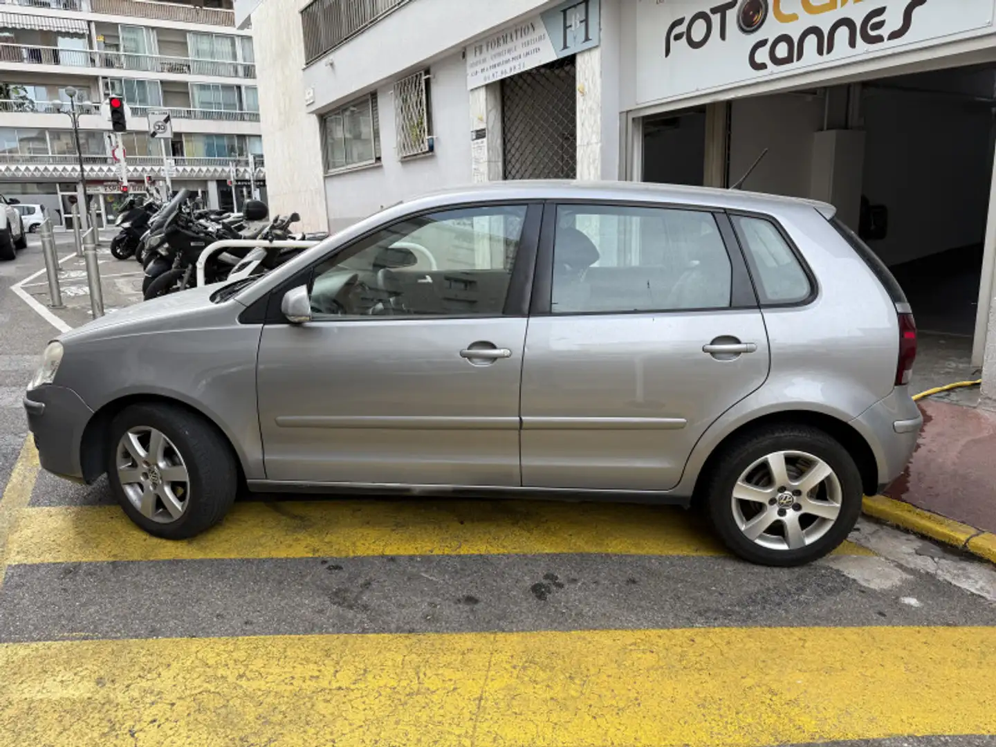 Volkswagen Polo 1.2 70CH UNITED 5P Gris - 2