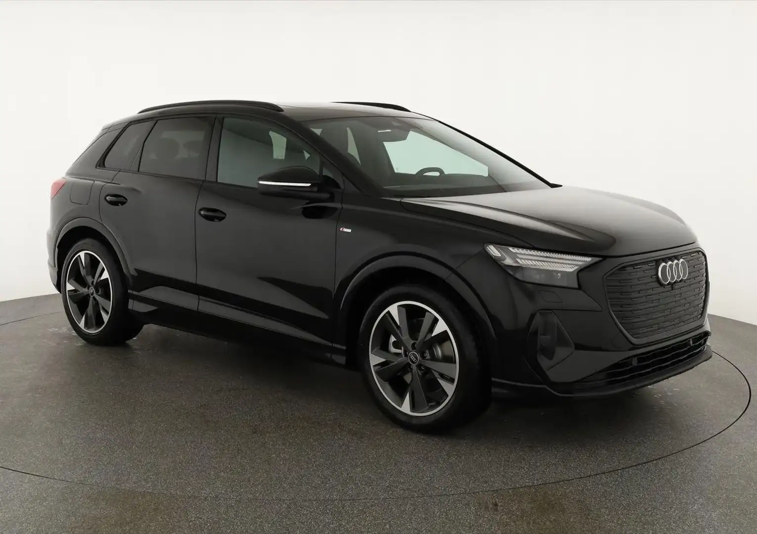 Audi Q4 e-tron 45 basis quattro S-LINE, Pano, AHK, 20-Zoll, Ma... Schwarz - 1