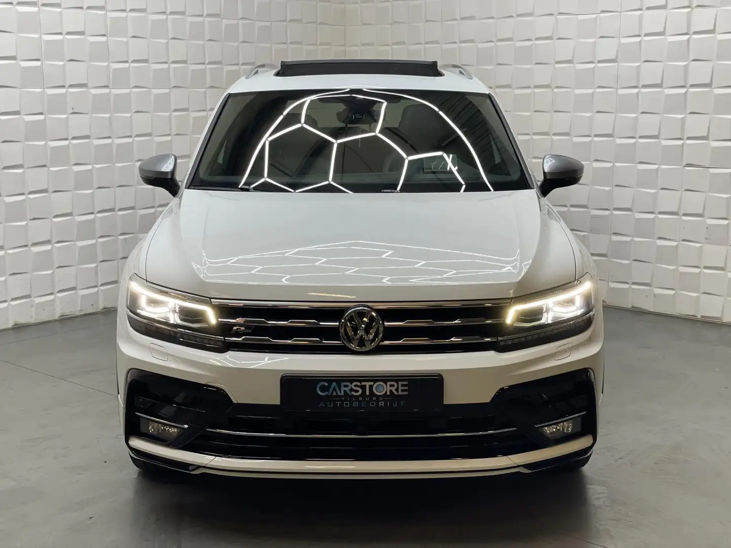 Volkswagen Tiguan Allspace 2.0 TSI 4Motion 3x R LINE VIRTUAL Wit - 2