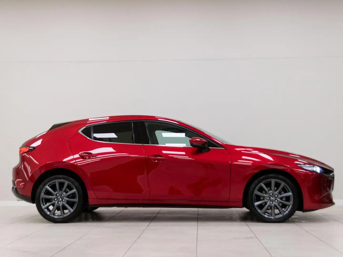 Mazda 3 2.5L e-SKYACTIV G MHEV 103kW (140CV) 6MT FWD Centr Rojo - 2