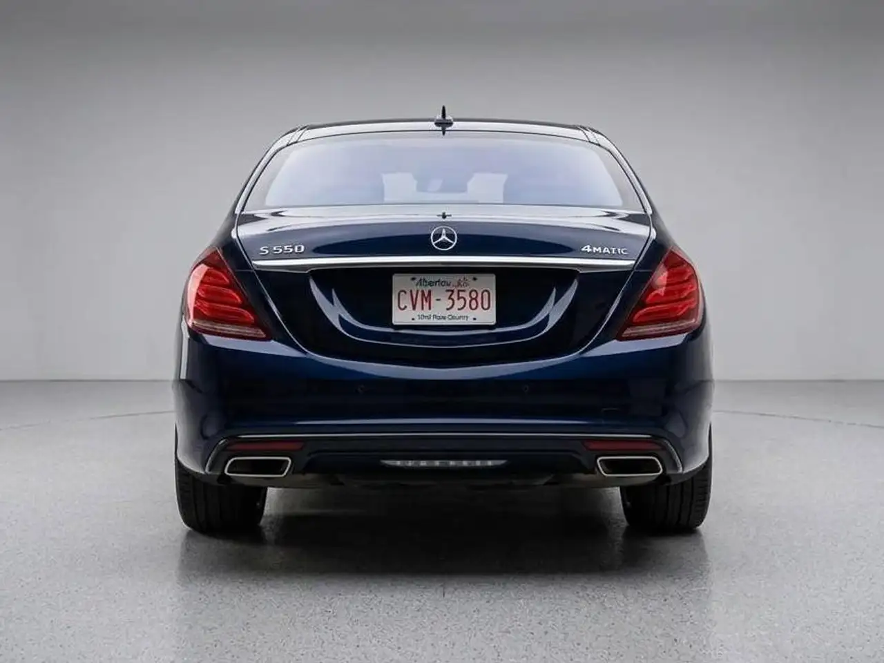 Mercedes-Benz S-Class снимка Mercedes-Benz S-Class