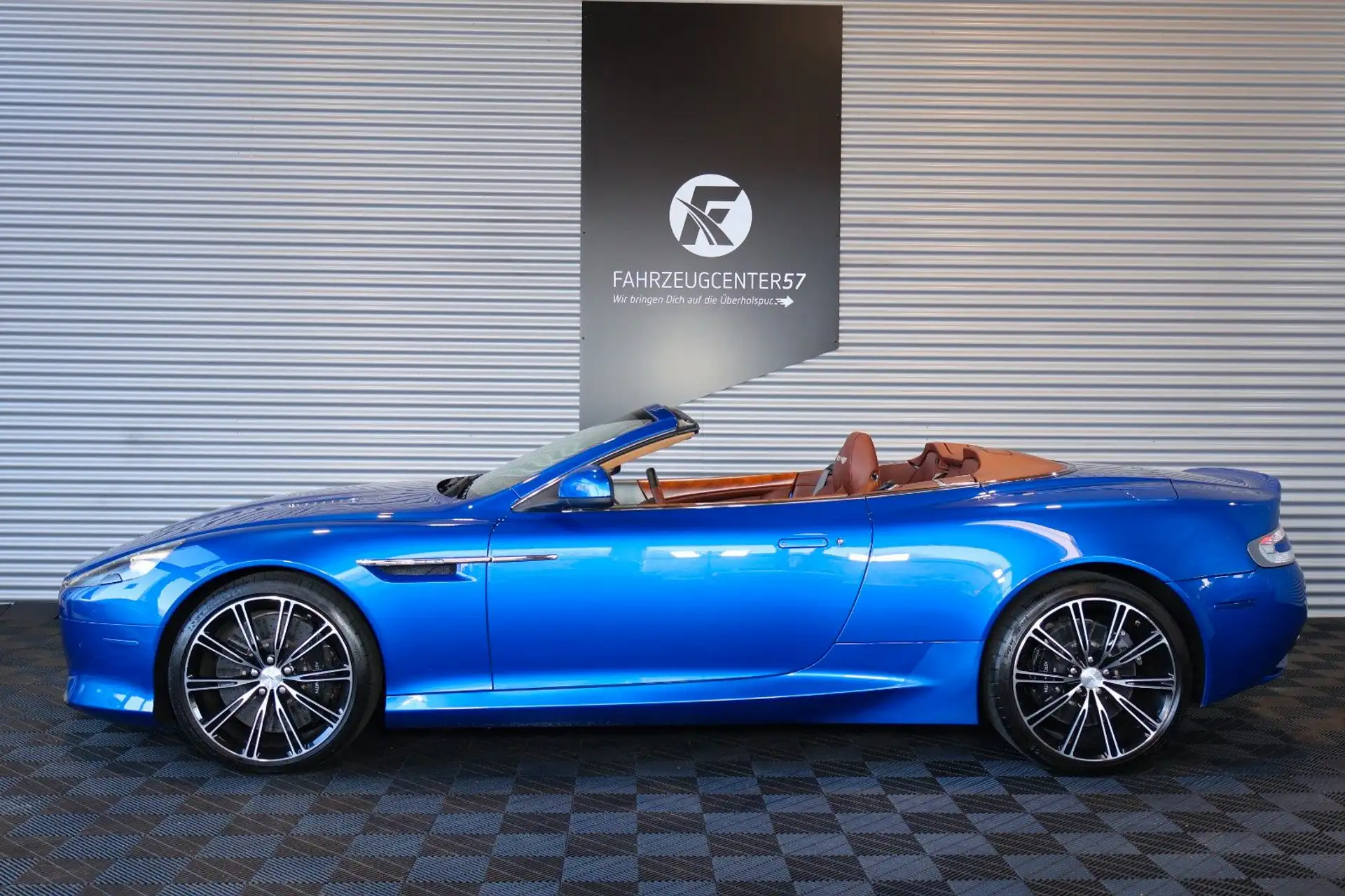애스턴마틴 DB9 Volante 2015 파랑 사진 2