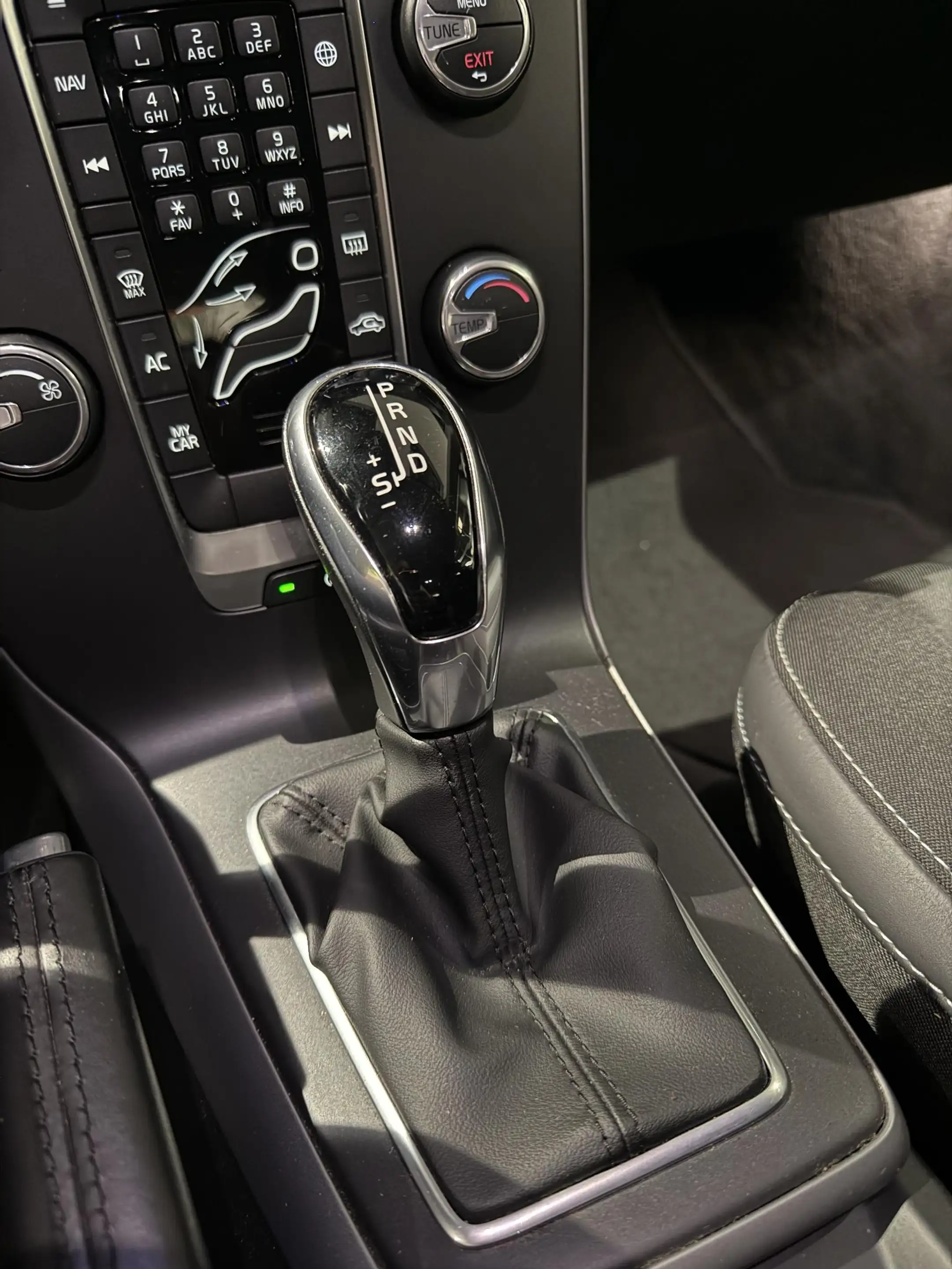 Volvo V40 1.5 T2 Polar automaat navigatie — photo 12
