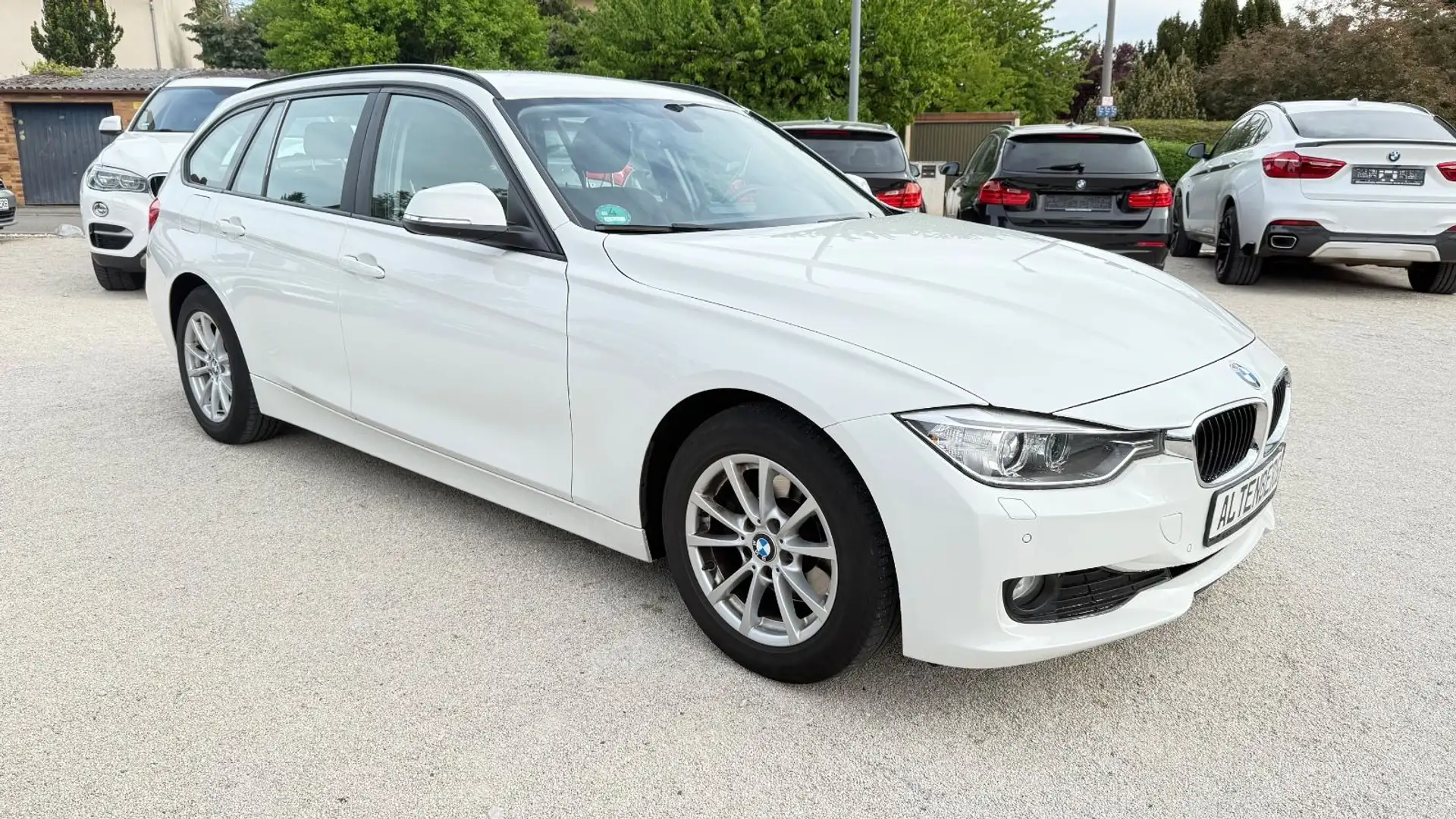 BMW 320 Baureihe 3 Touring 320 d Bílá - 1