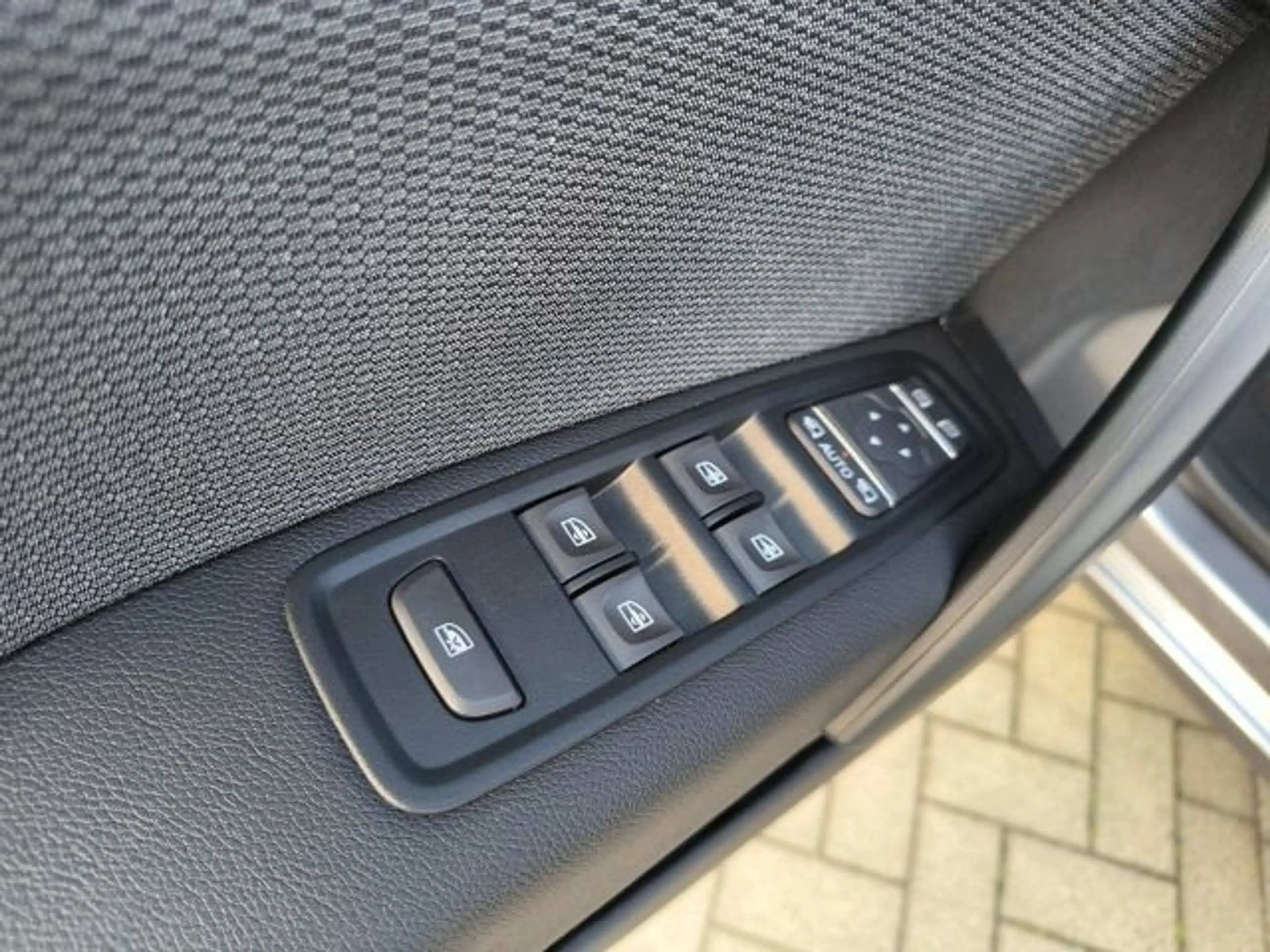 Renault Kangoo III 1.3 TCe130 Techno EDC Automatik*NAVI* — photo 12