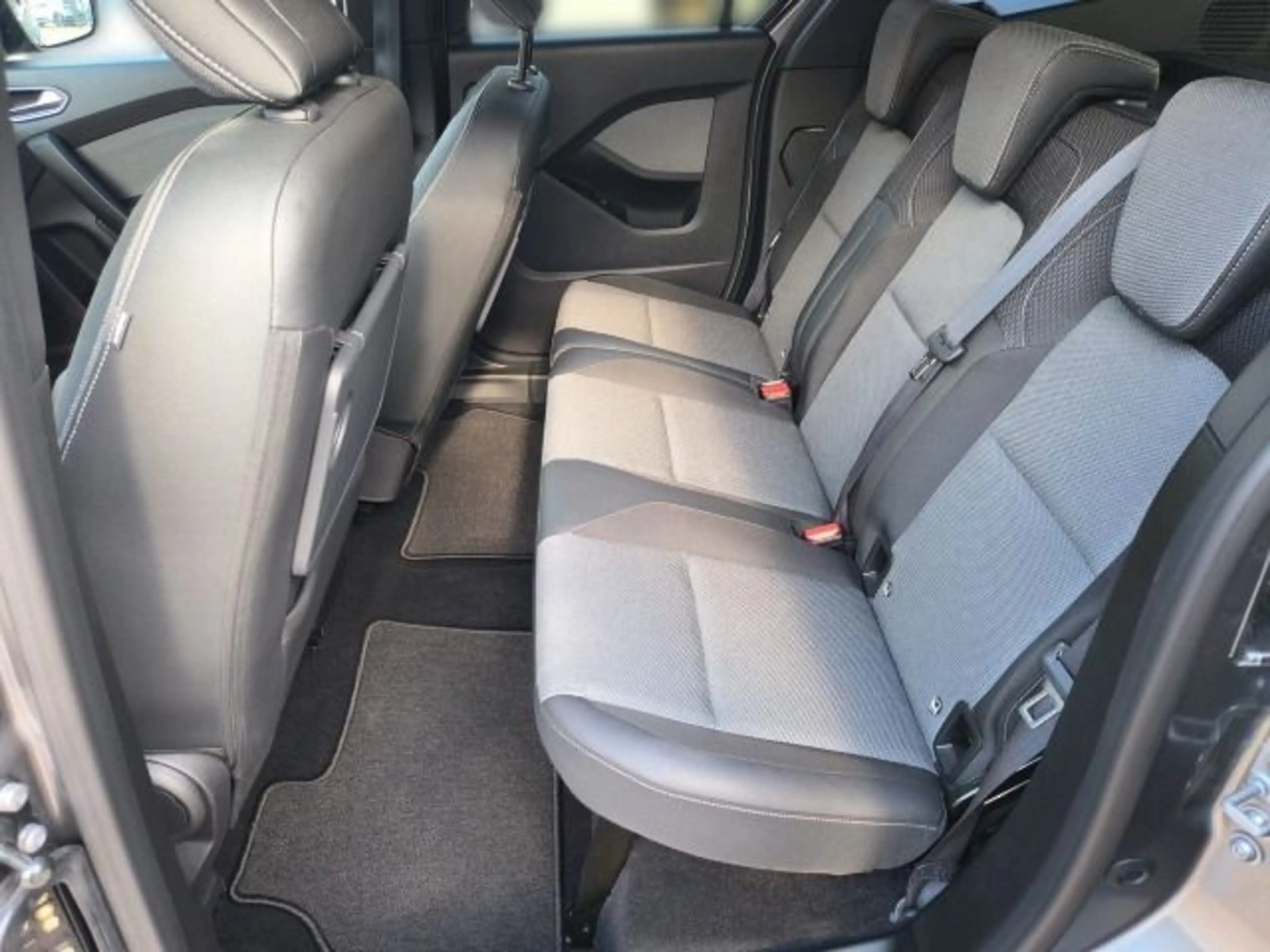 Renault Kangoo III 1.3 TCe130 Techno EDC Automatik*NAVI* — photo 10