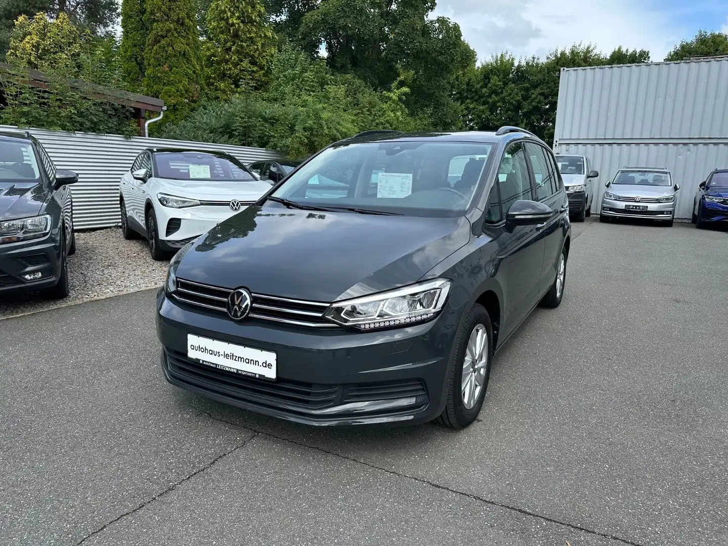 Volkswagen Touran 1.5 TSI DSG Comfortline,LED,AHK,Navi,ACC, Grau - 1