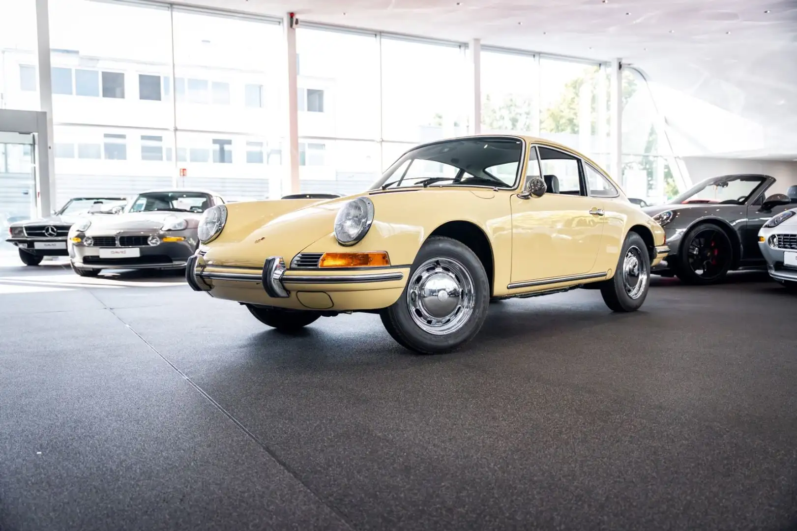 Porsche 912 *Champagnergelb*Bordmappe Gelb - 1