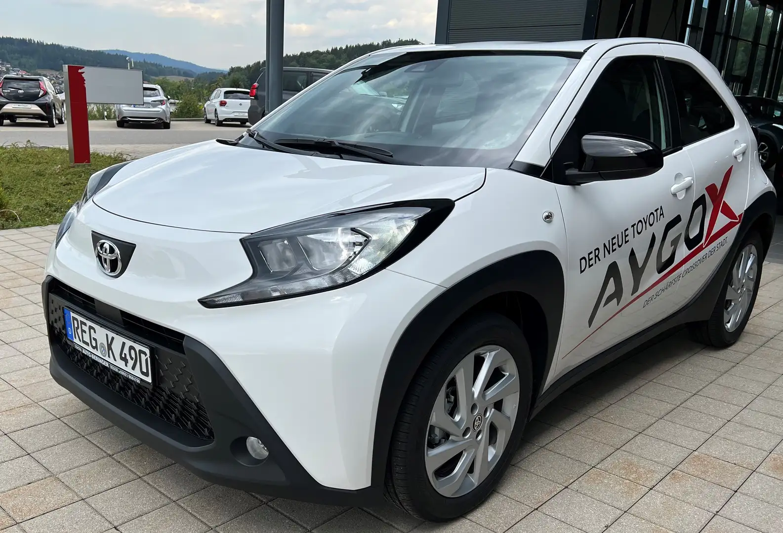 Toyota Aygo X Play Bianco - 1