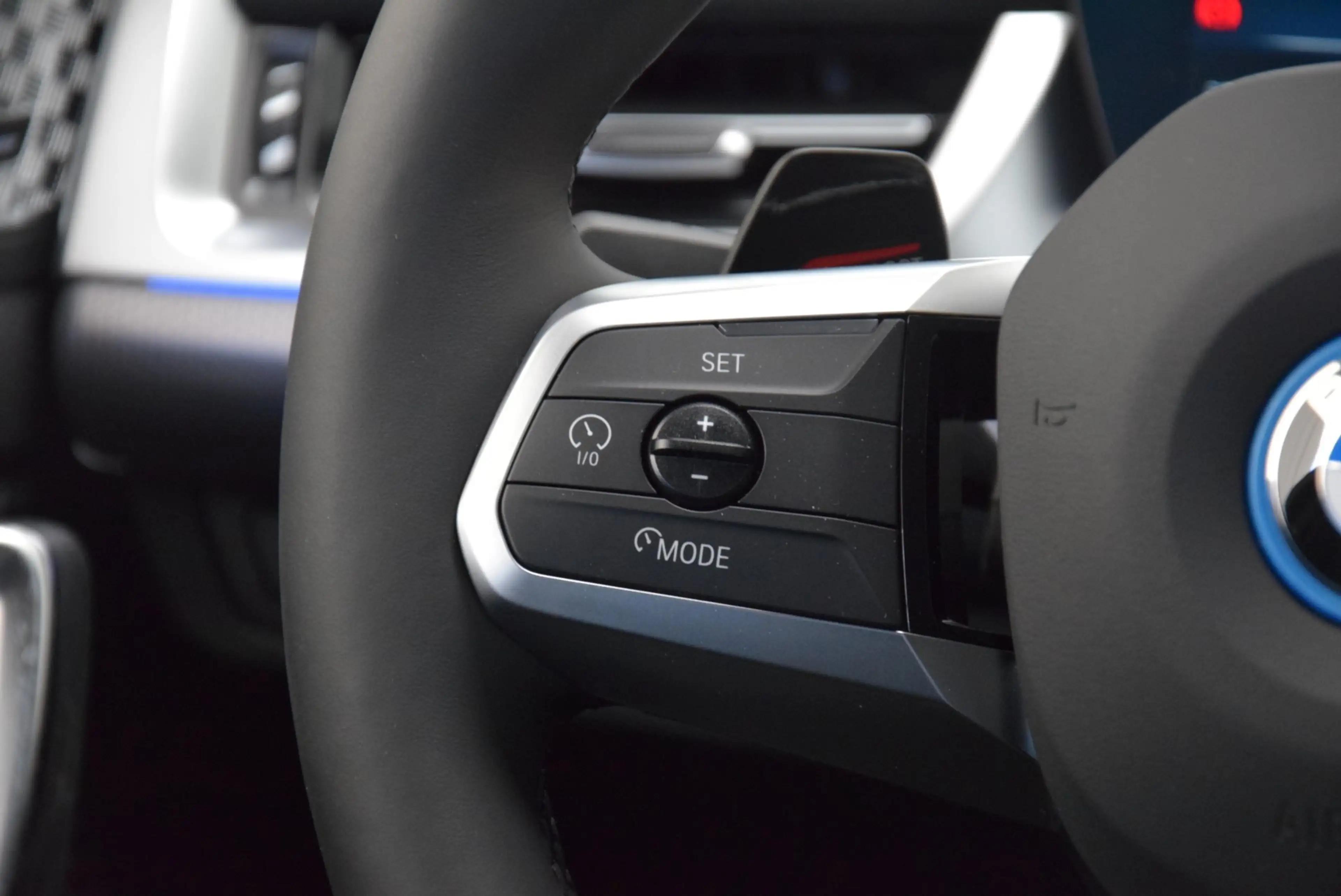BMW iX2 iX2 xDrive30 — photo 13