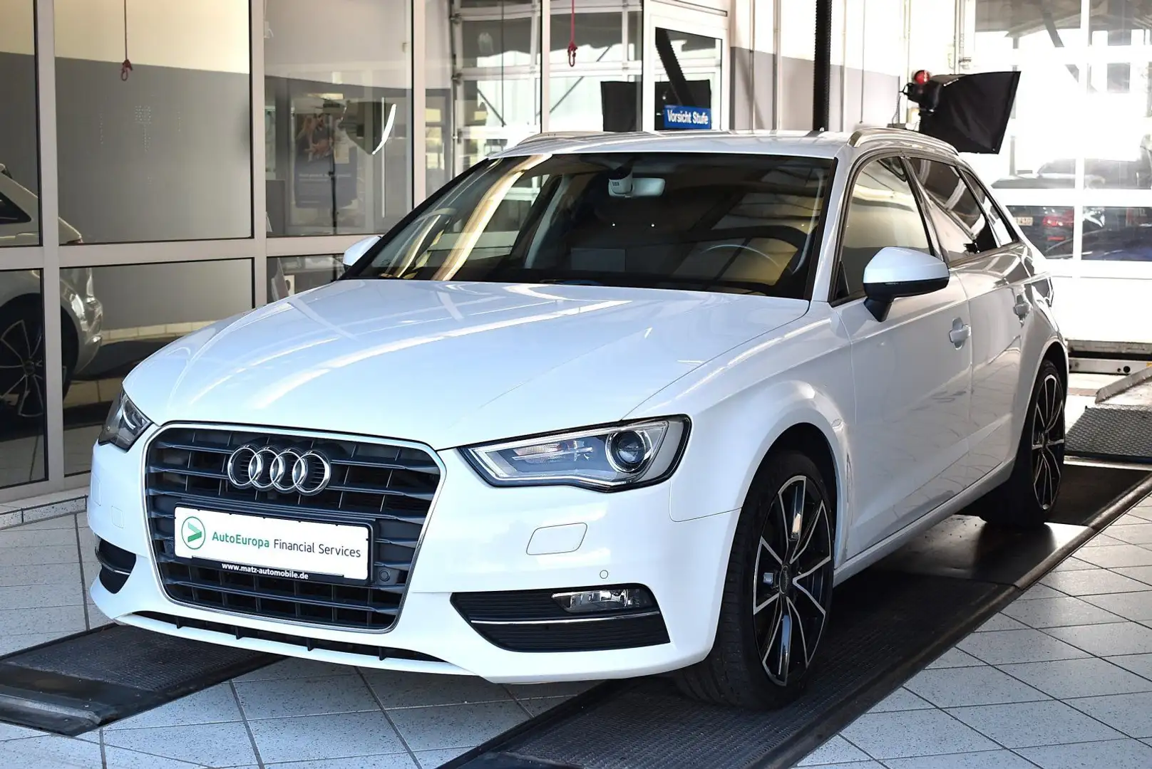 Audi A3 Sportback 1.4TFSI Attraction Navi*Xenon*2xPDC Weiß - 1