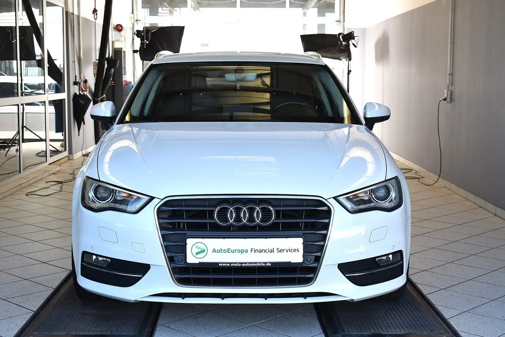 Audi A3 Sportback 1.4TFSI Attraction Navi*Xenon*2xPDC Weiß - 2