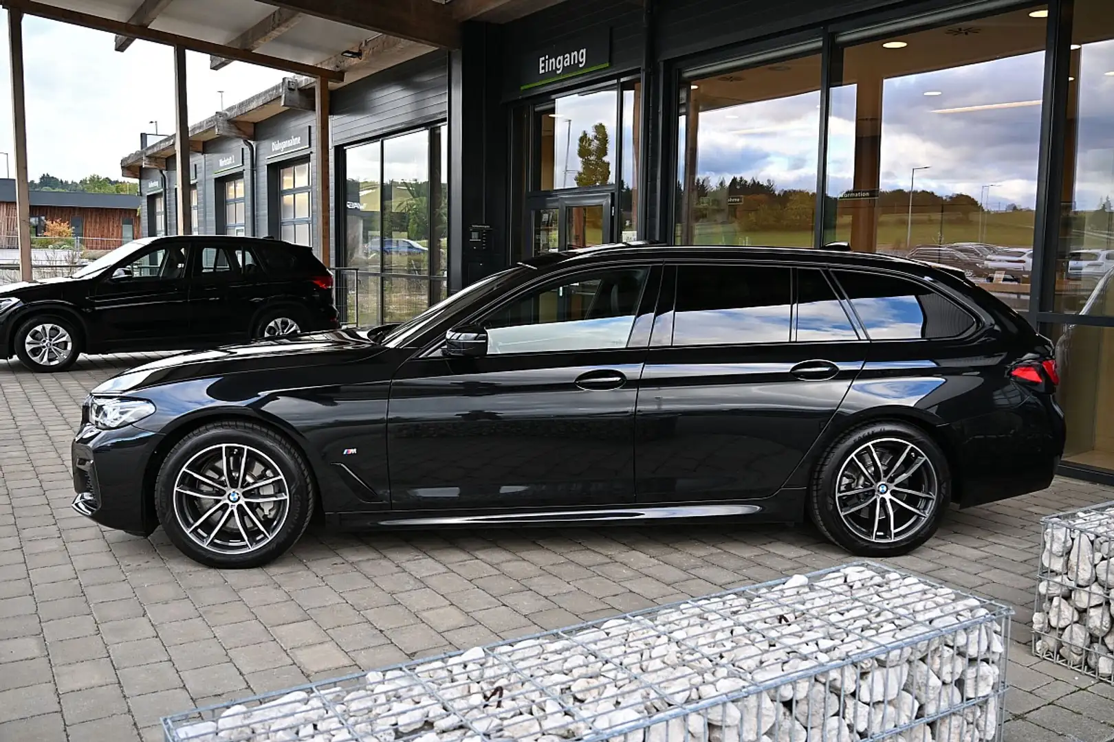 BMW 530 i 48 V Touring Aut. M Sport NP €93k ACC, AHK el... Noir - 2