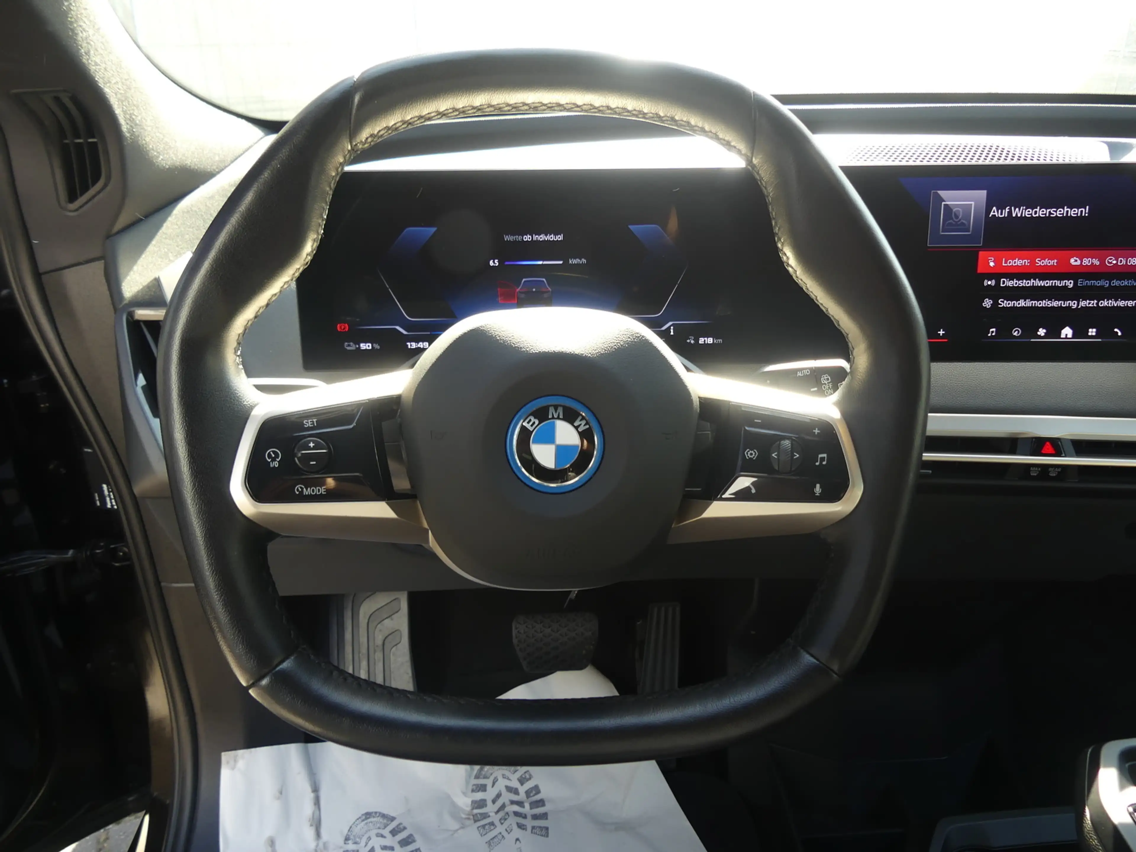 BMW iX M60 22ZOLL PANO/B&W/SOFT/AHK/LASER — photo 6