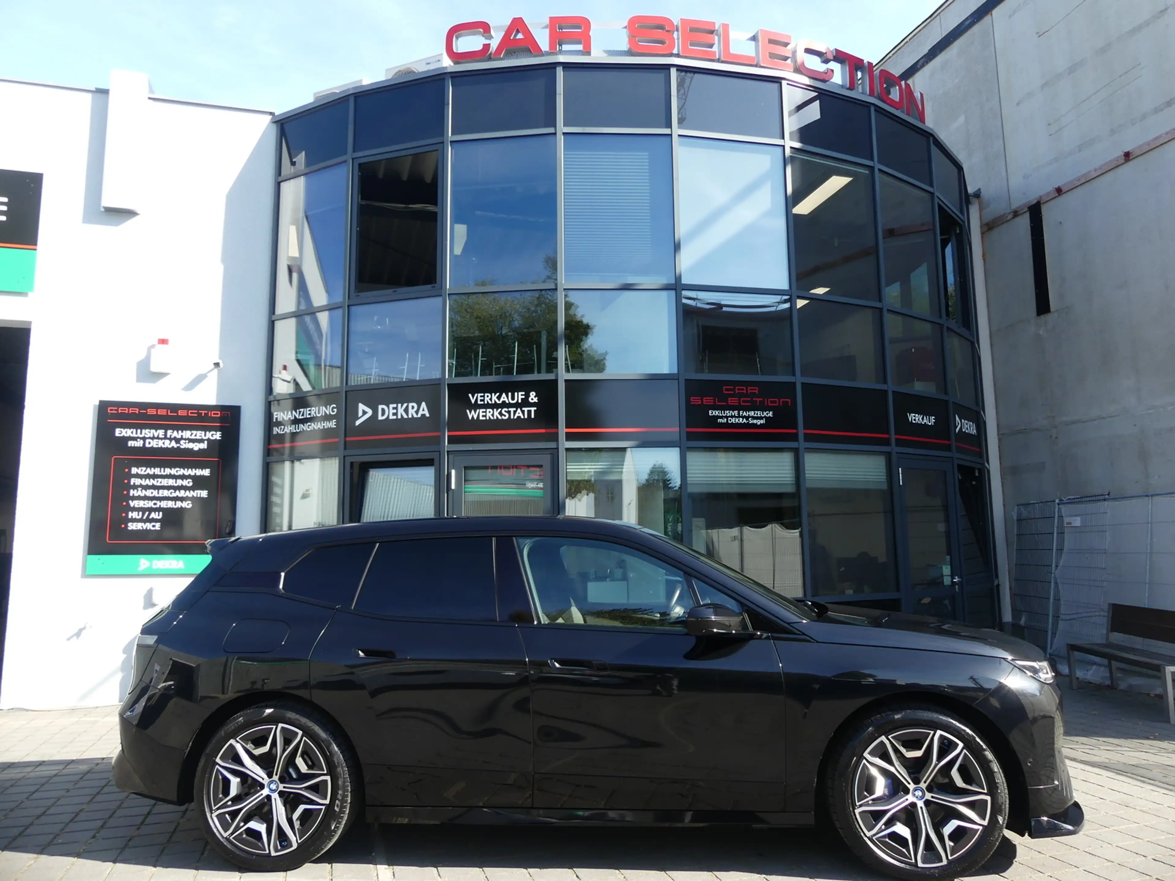 BMW iX M60 22ZOLL PANO/B&W/SOFT/AHK/LASER — photo 3