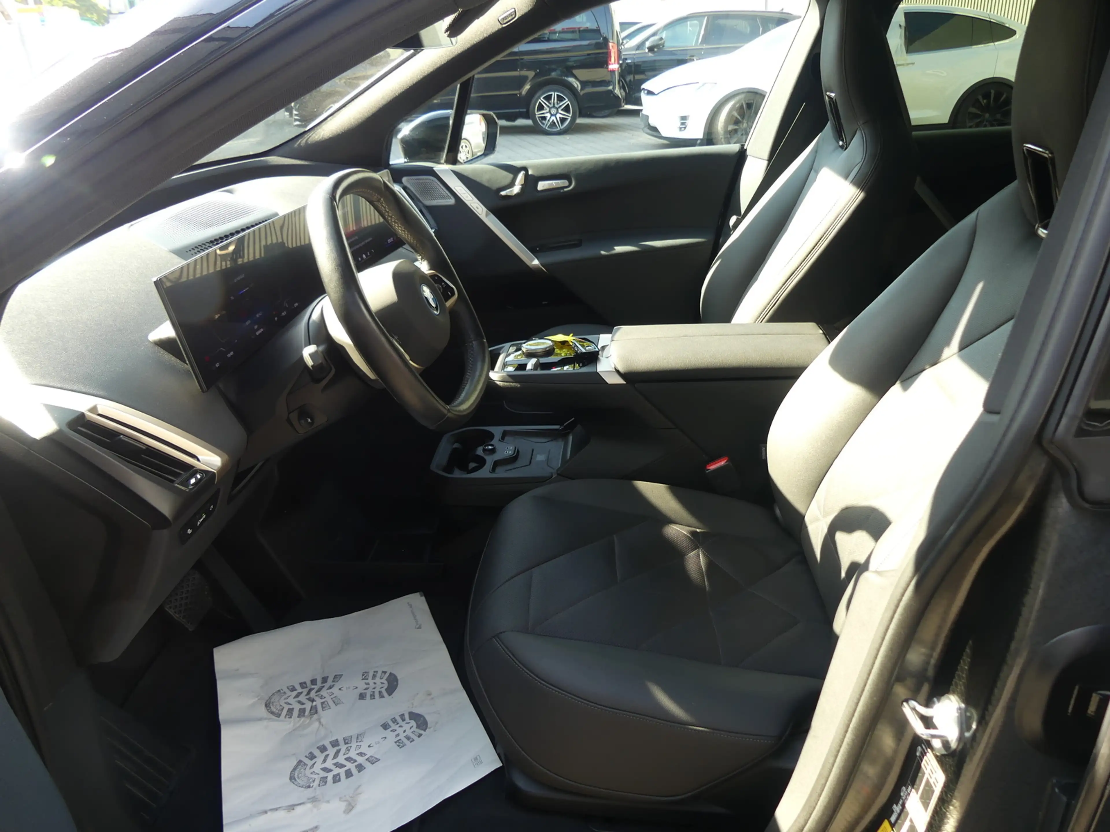BMW iX M60 22ZOLL PANO/B&W/SOFT/AHK/LASER — photo 10